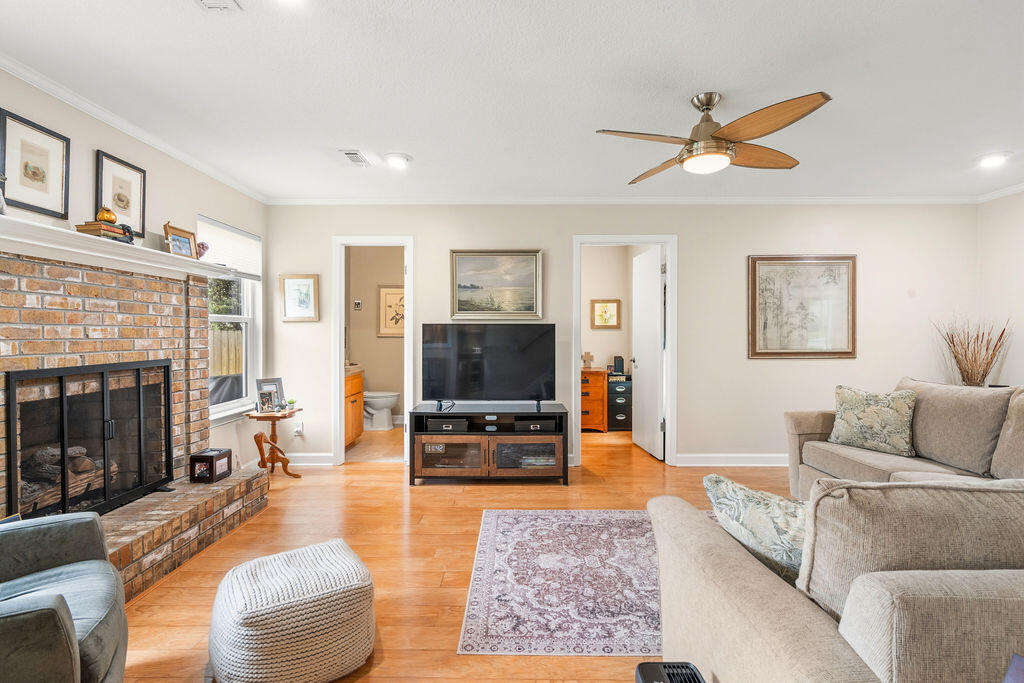 15 Winfield Way Mary Esther FL 32569