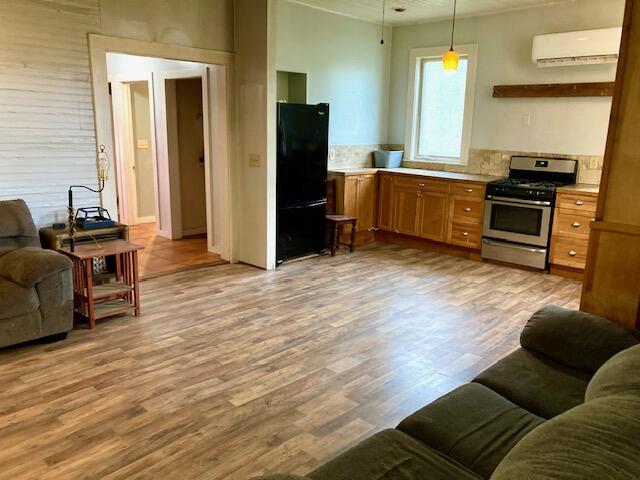 127 N 10th Street Defuniak Springs FL 32433