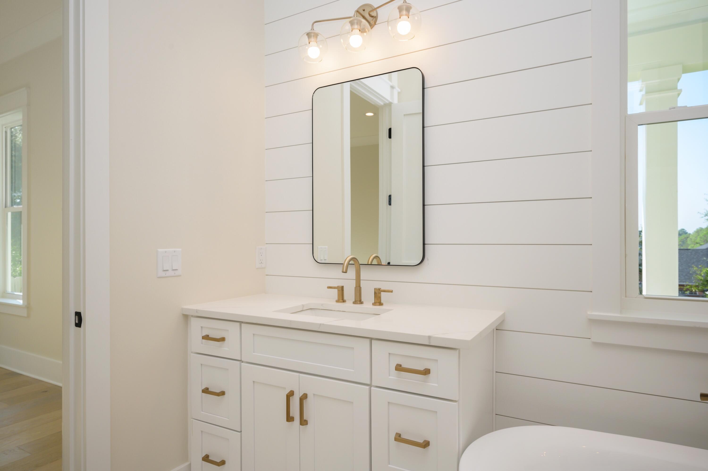 289 E Glen Avenue Valparaiso FL 32580