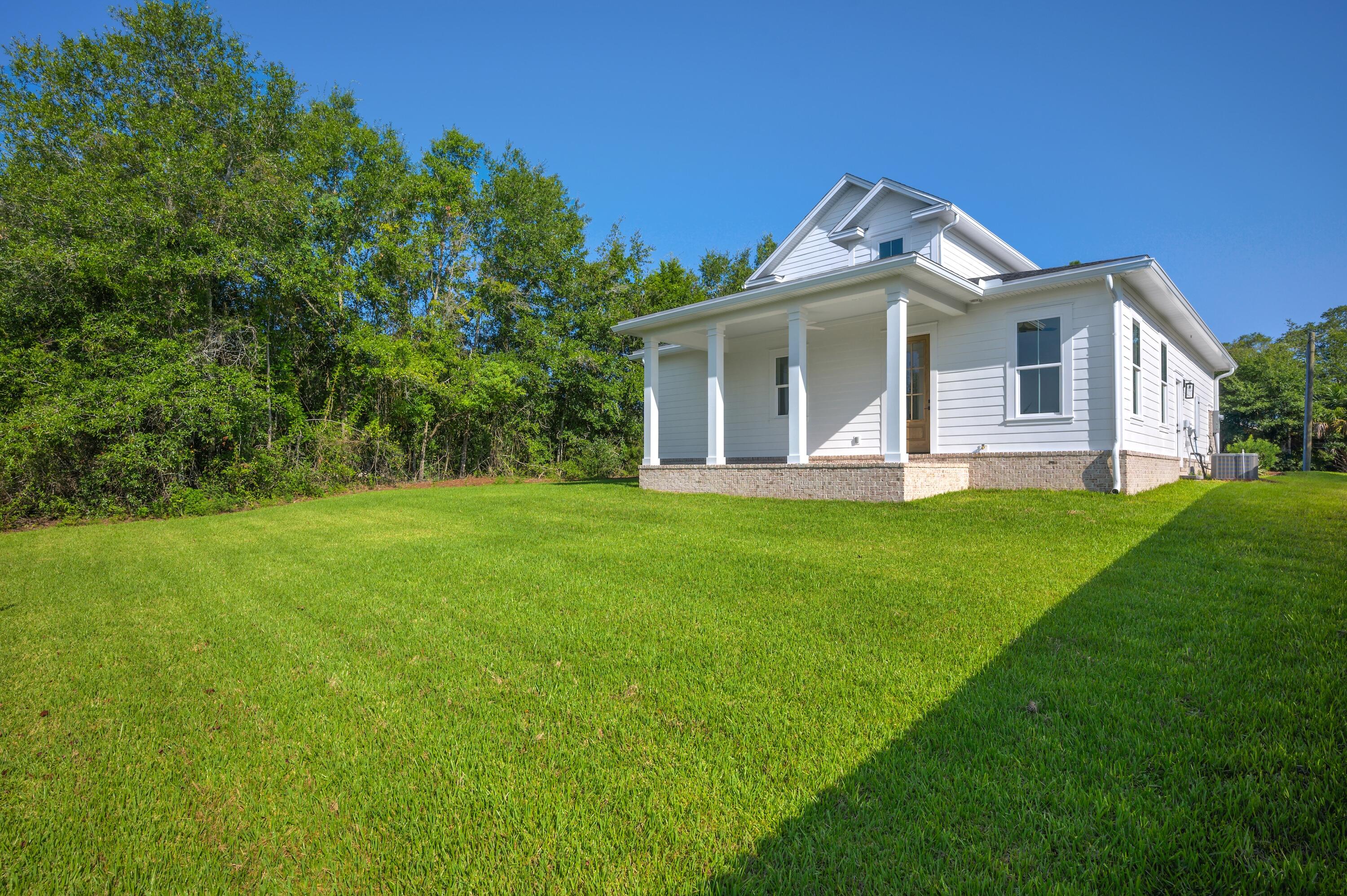 289 E Glen Avenue Valparaiso FL 32580