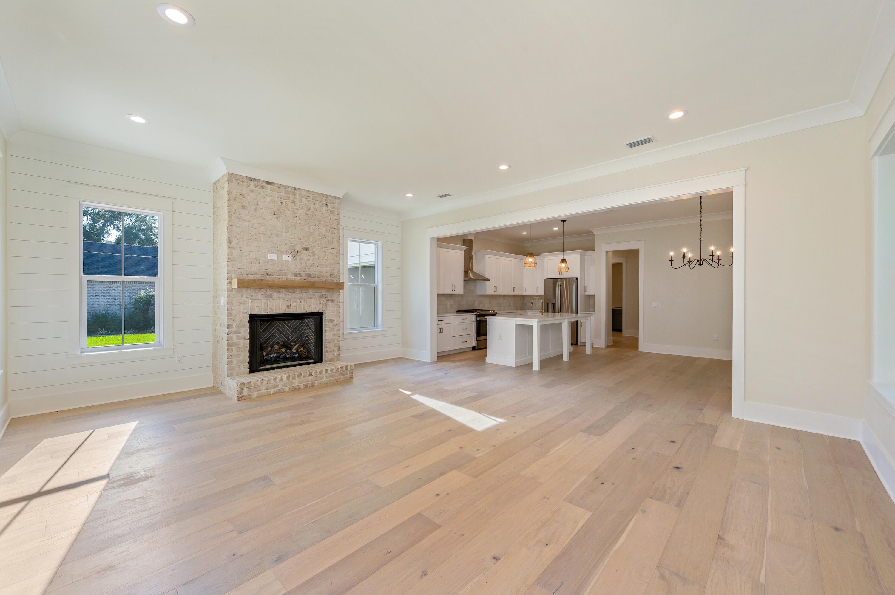289 E Glen Avenue Valparaiso FL 32580