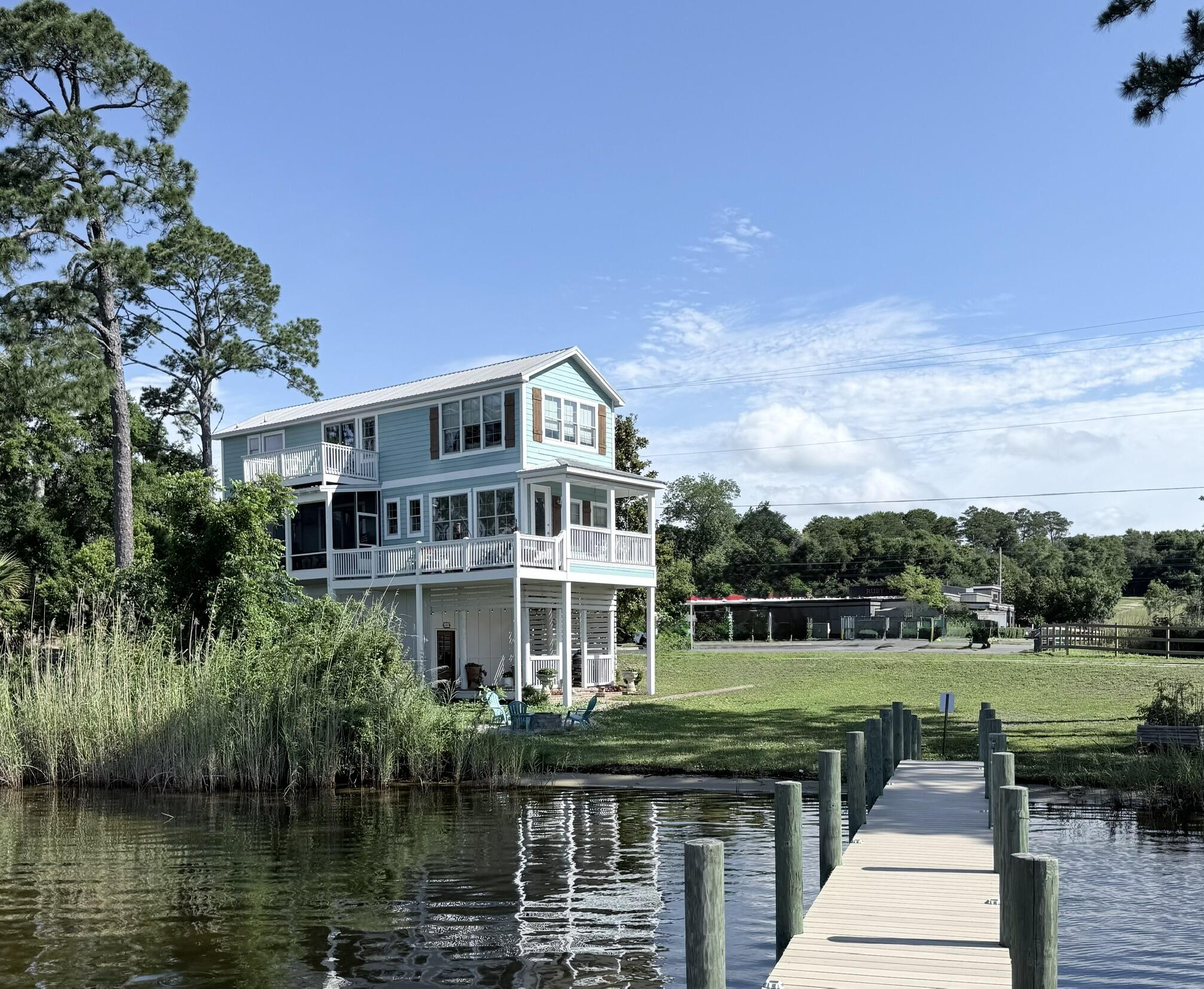 197 Bayshore Drive Niceville FL 32578
