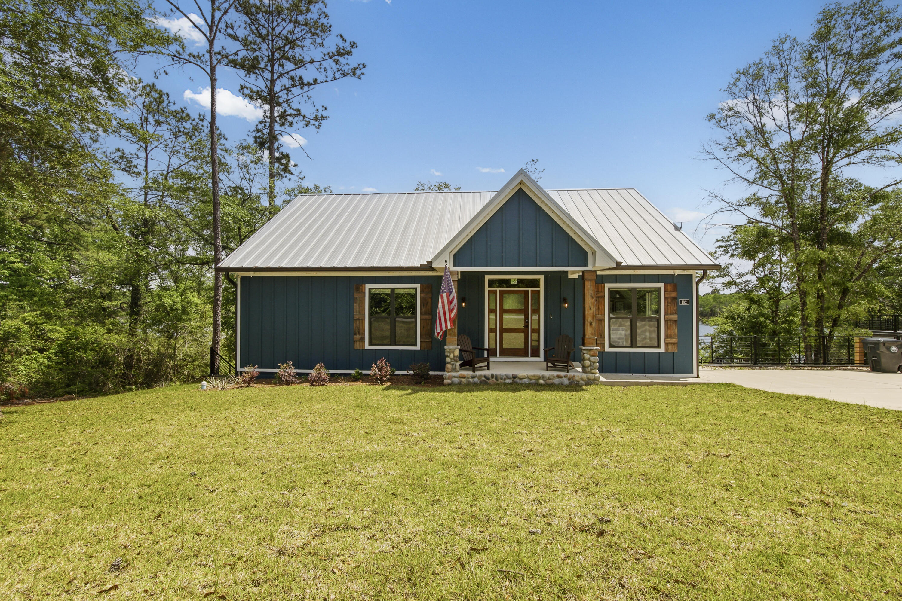 182 Blue Pond Circle Ponce De Leon FL 32455