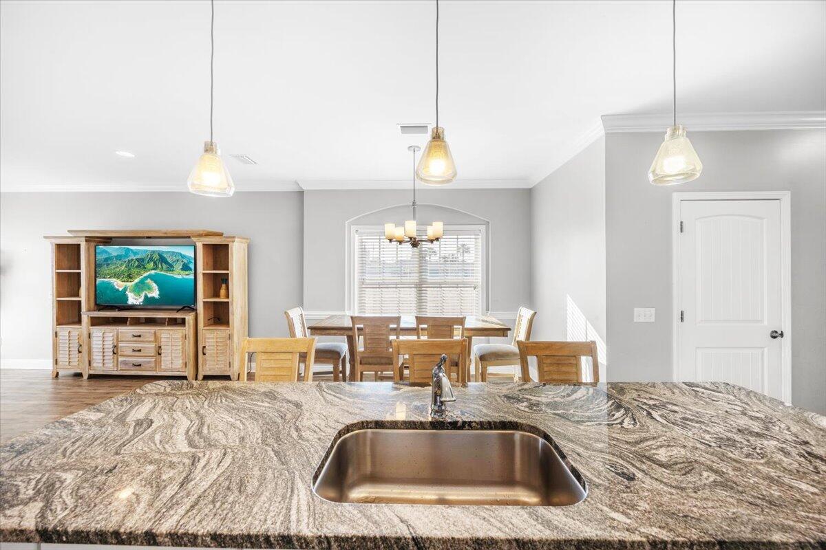 6006 Thomas Drive Panama City Beach FL 32408