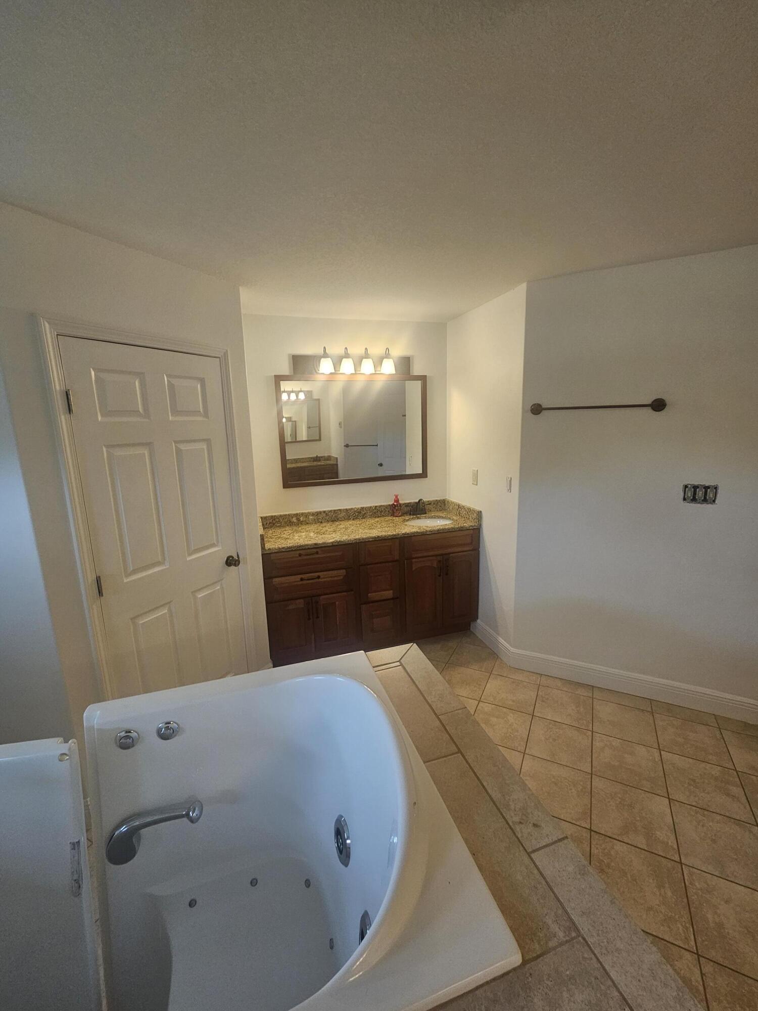 9202 E River Drive Navarre FL 32566