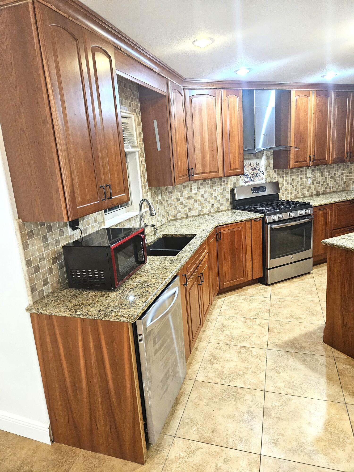 9202 E River Drive Navarre FL 32566