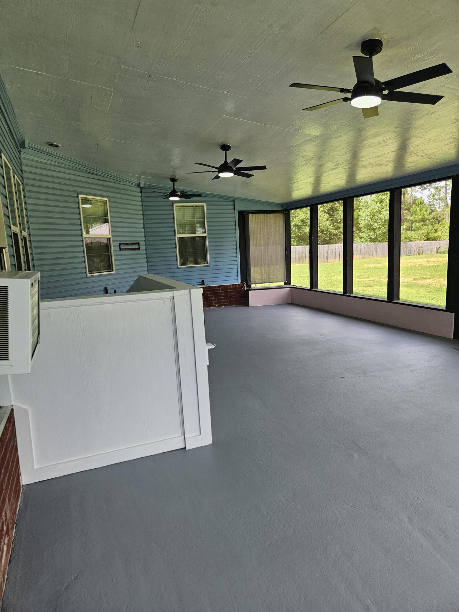 9202 E River Drive Navarre FL 32566