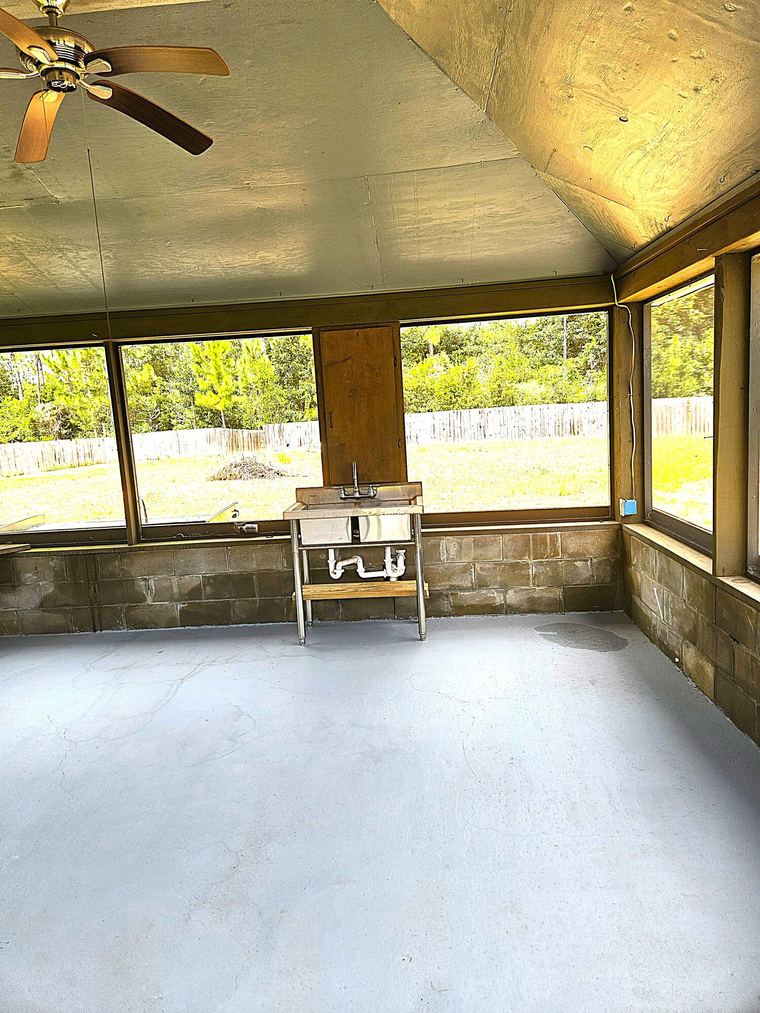 9202 E River Drive Navarre FL 32566