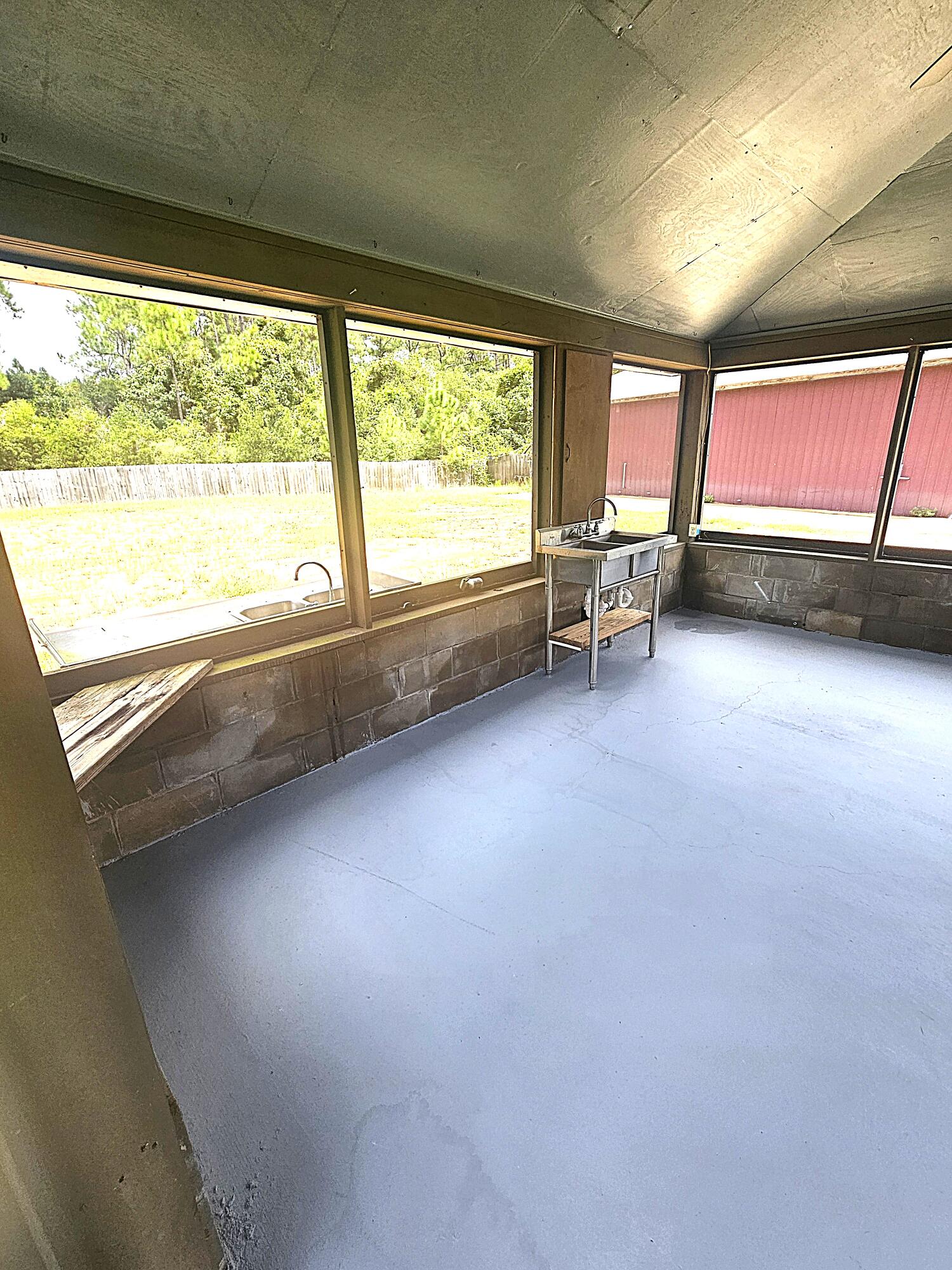 9202 E River Drive Navarre FL 32566