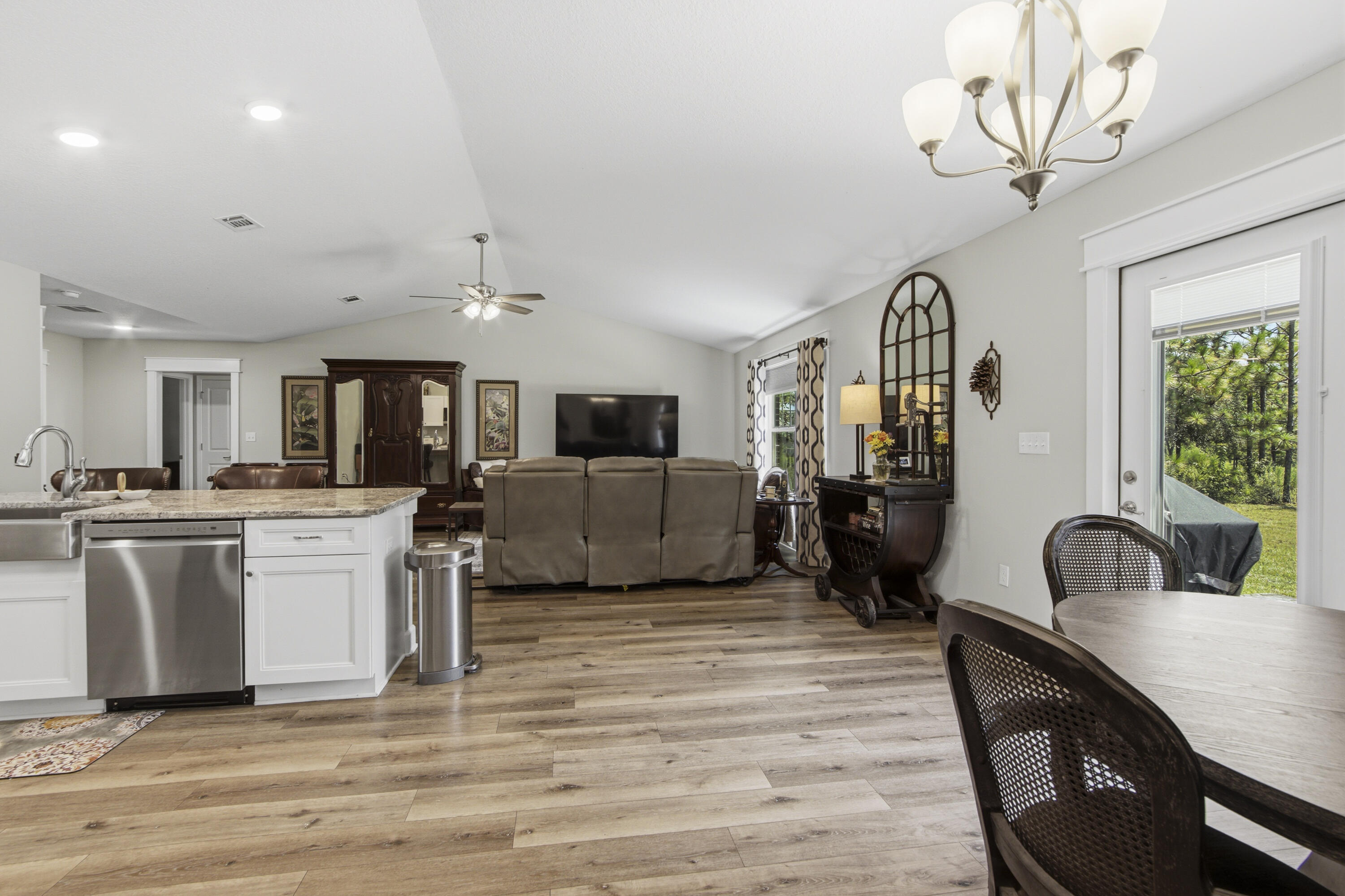 1092 Ten Lake Drive Defuniak Springs FL 32433