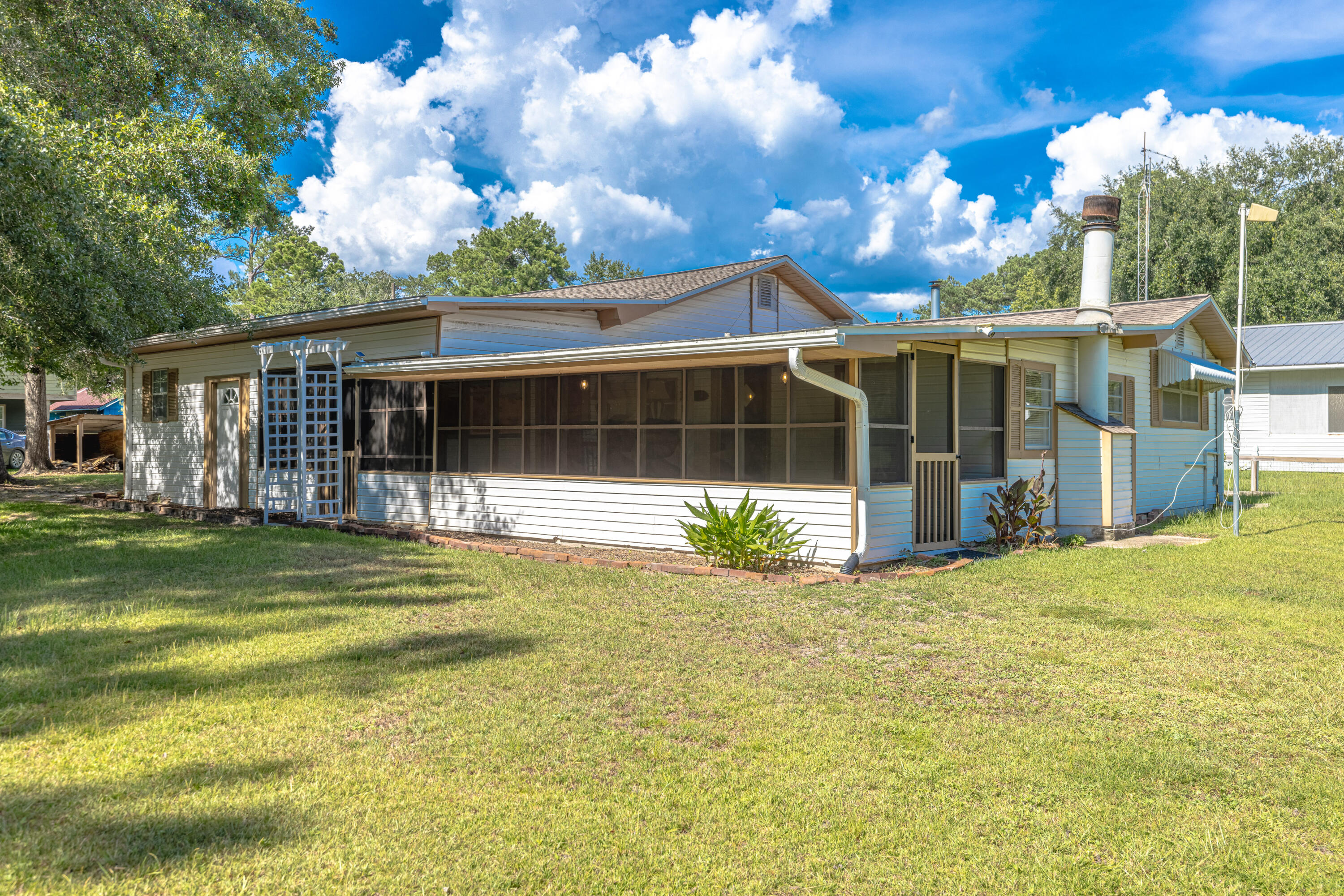 151 Swamp Haven Road Vernon FL 32462