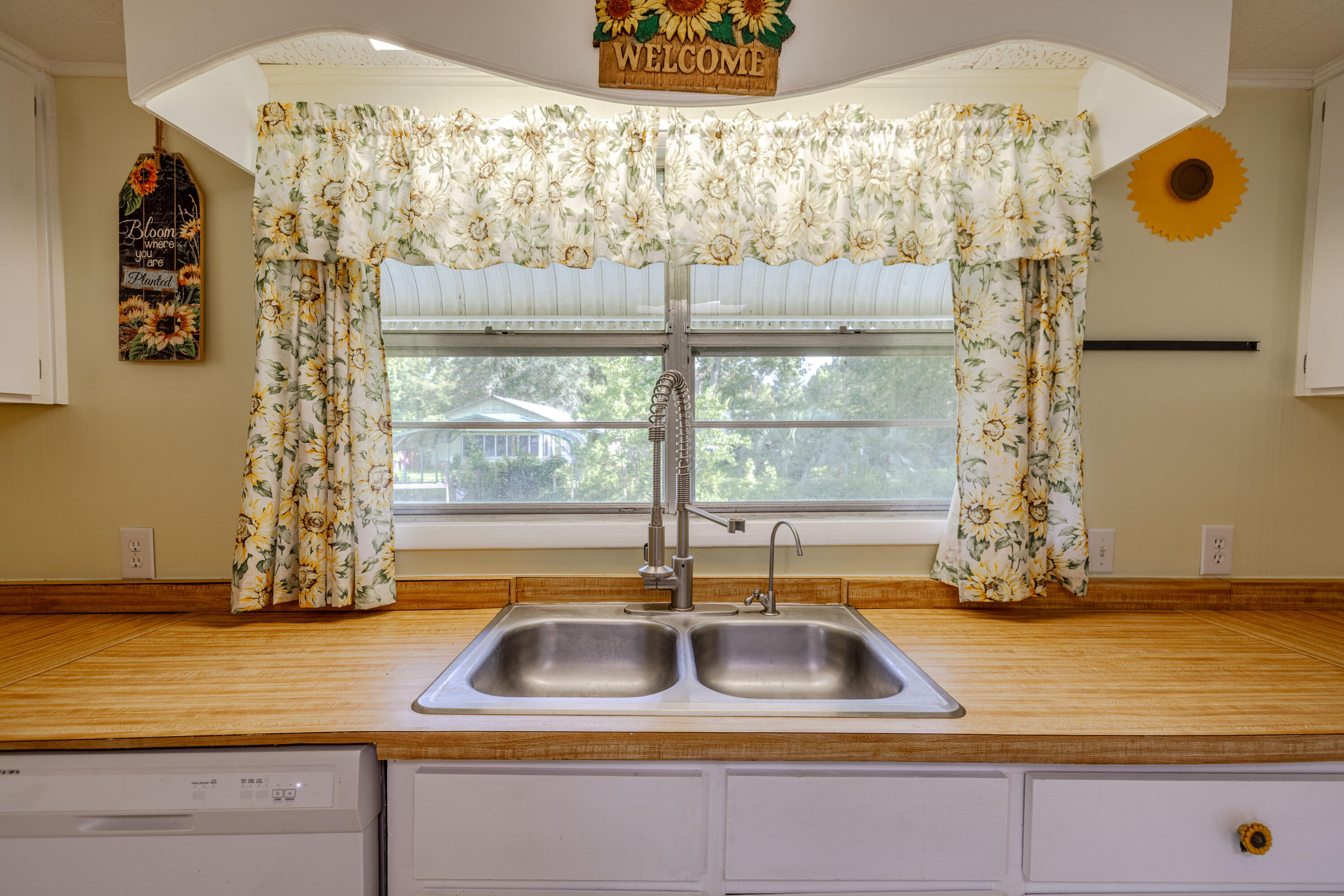 151 Swamp Haven Road Vernon FL 32462