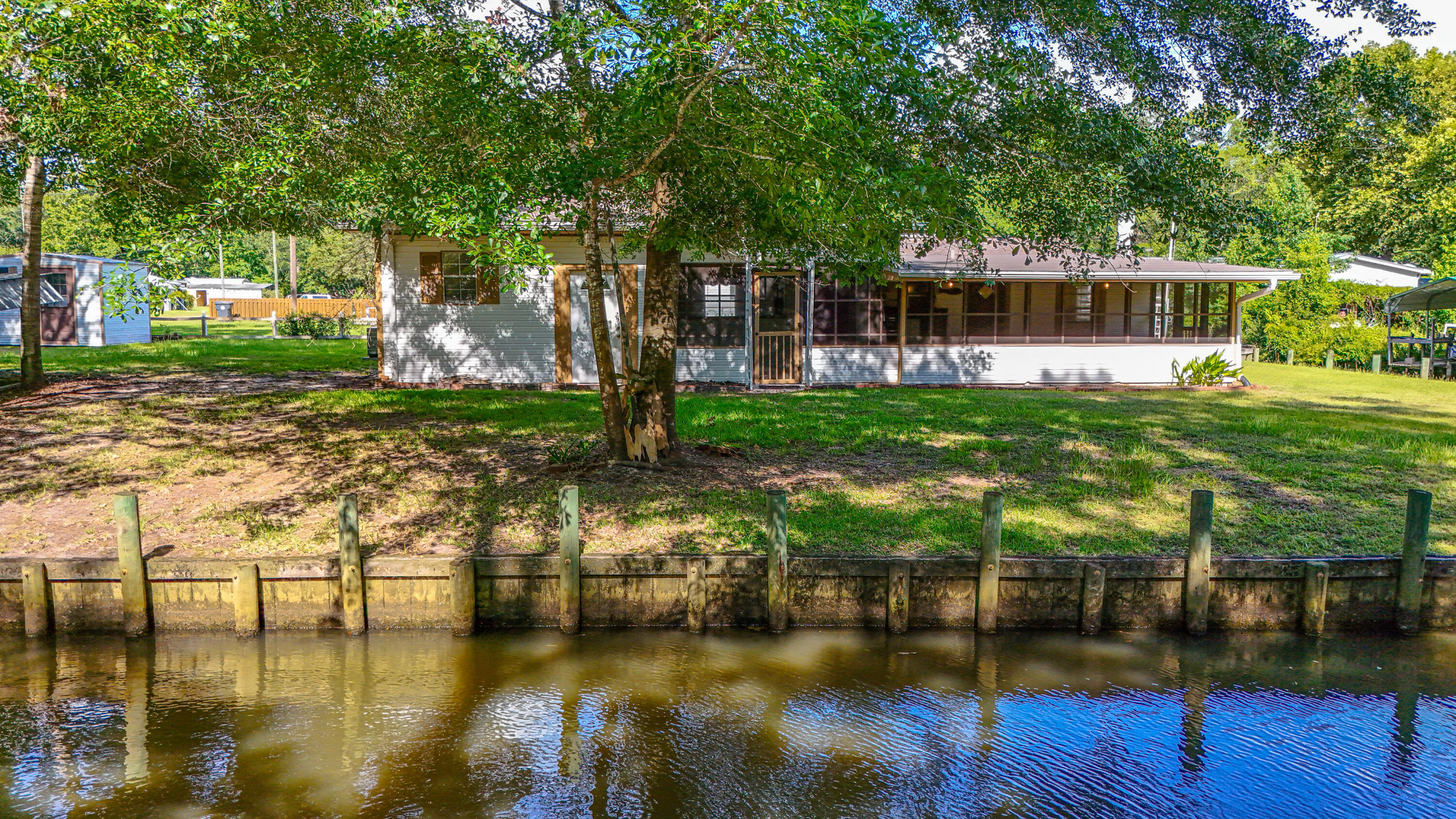 151 Swamp Haven Road Vernon FL 32462