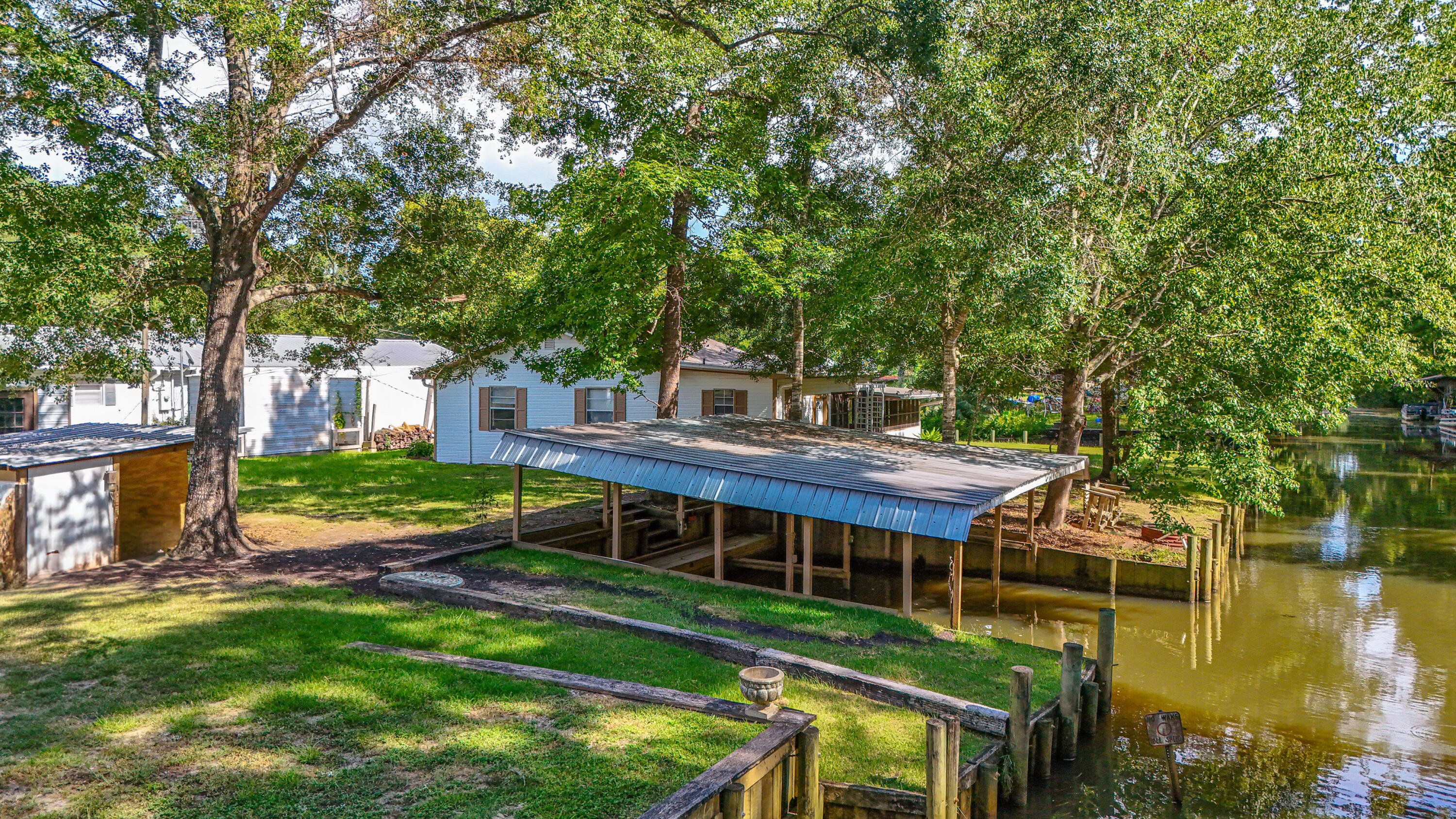 151 Swamp Haven Road Vernon FL 32462