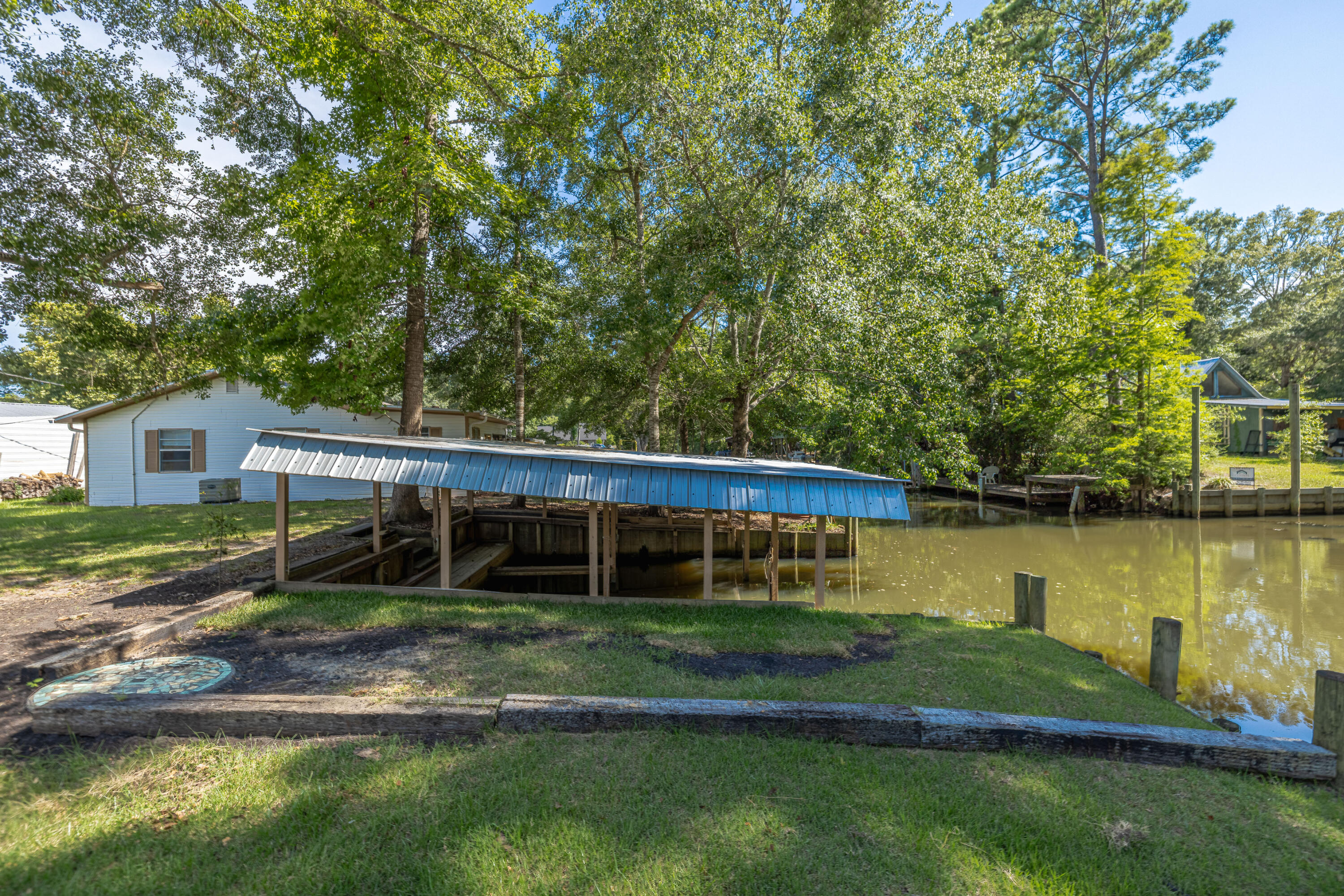 151 Swamp Haven Road Vernon FL 32462