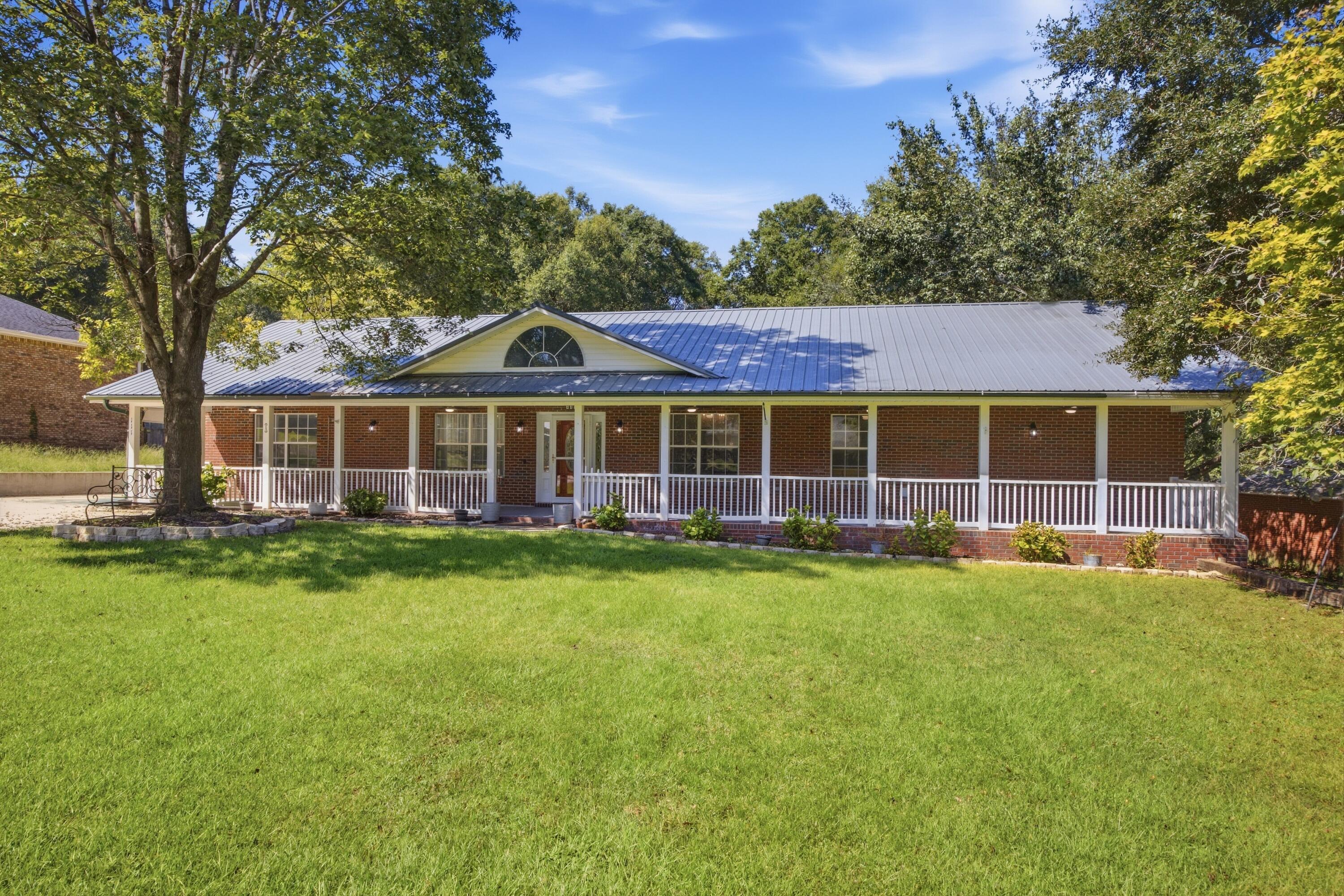 111 Arapaho Trail Crestview FL 32536