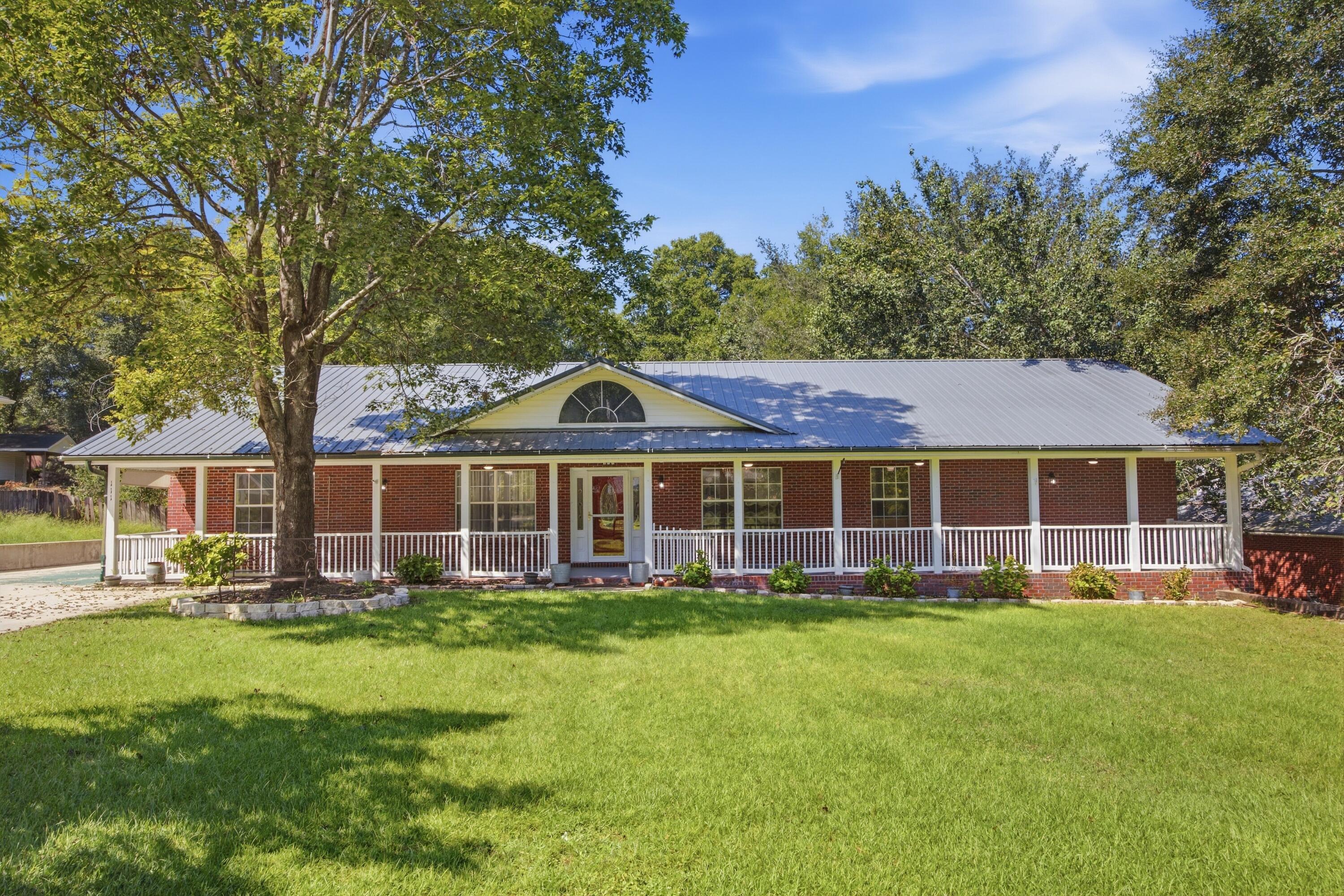 111 Arapaho Trail Crestview FL 32536