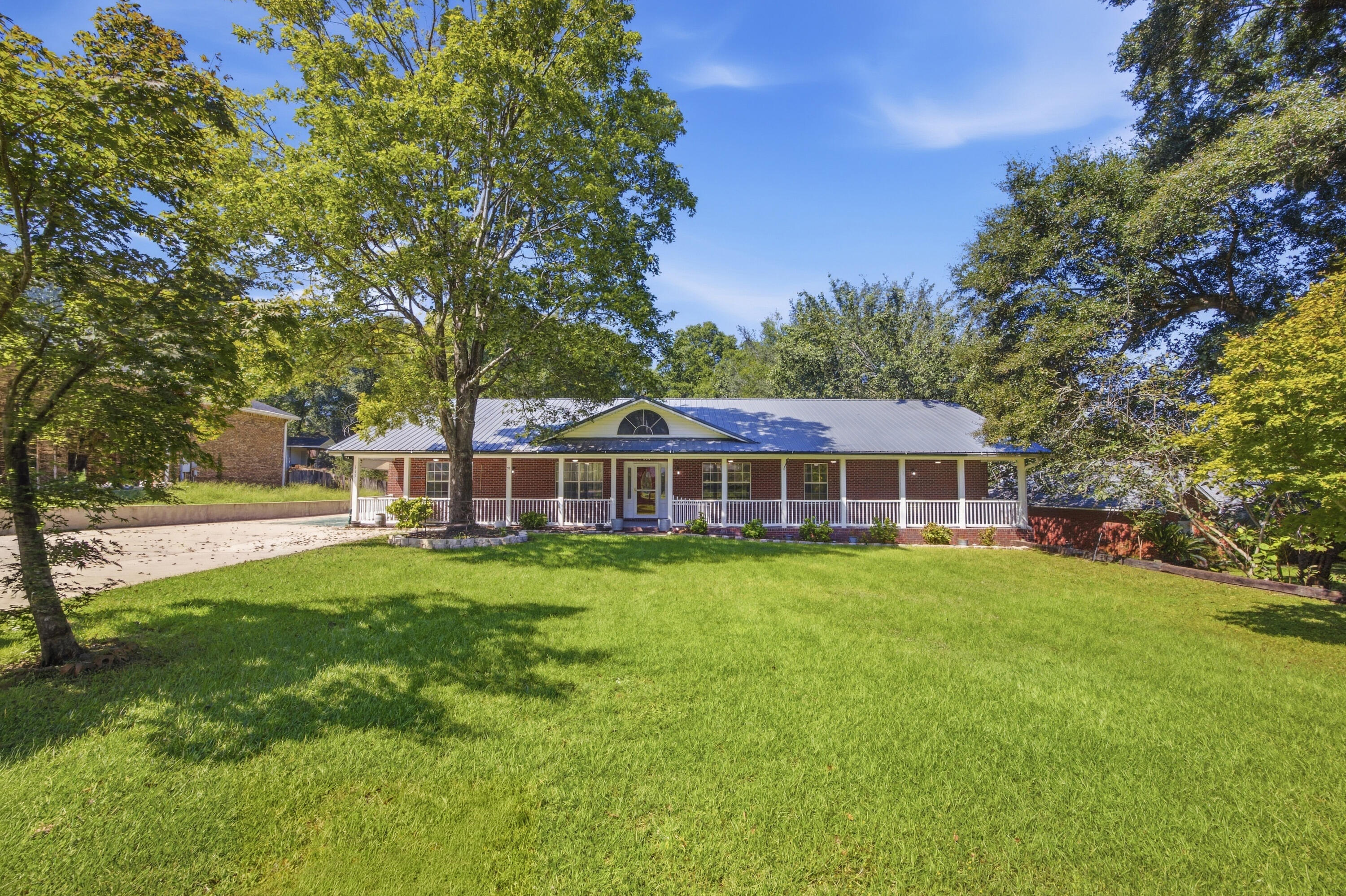 111 Arapaho Trail Crestview FL 32536