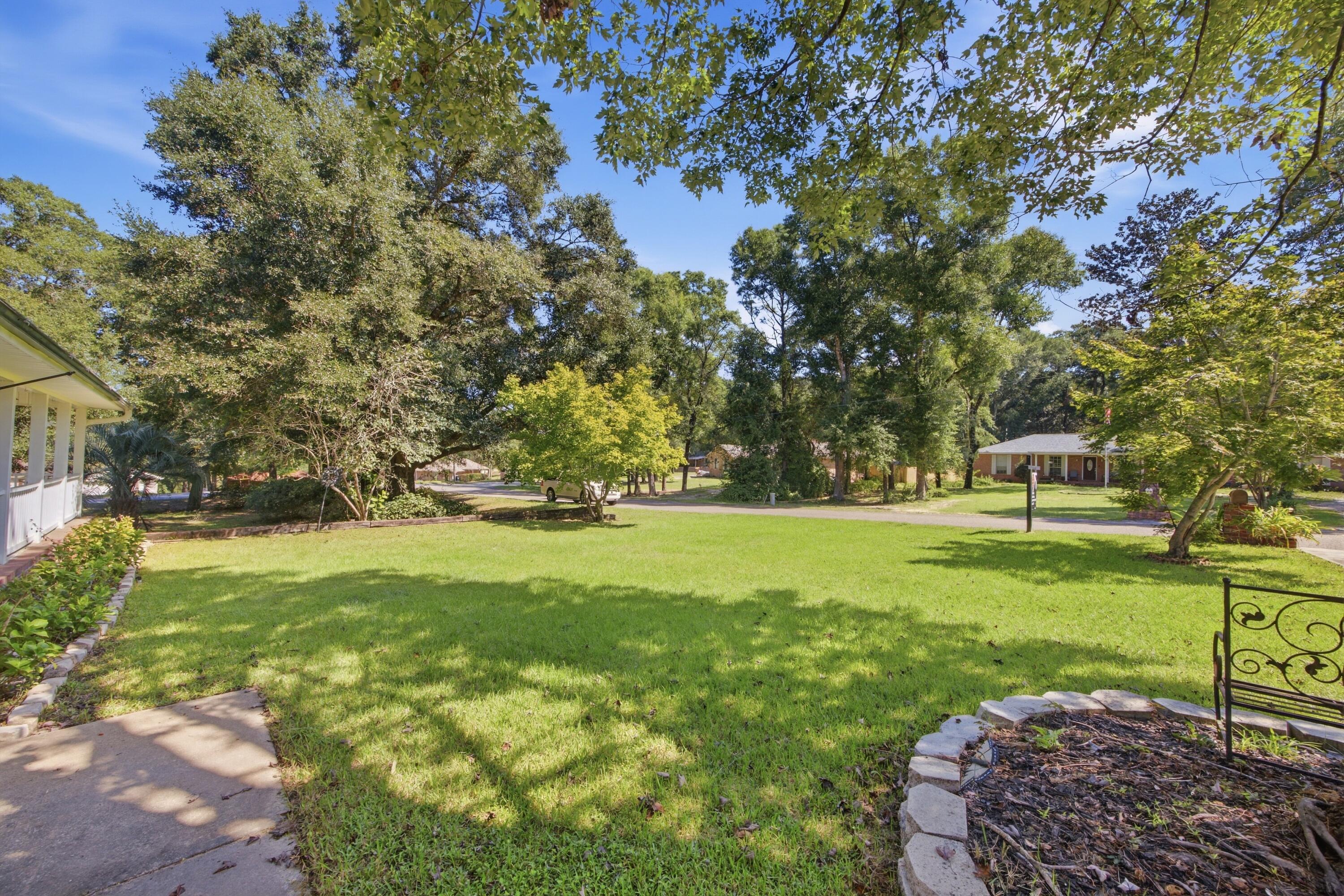 111 Arapaho Trail Crestview FL 32536