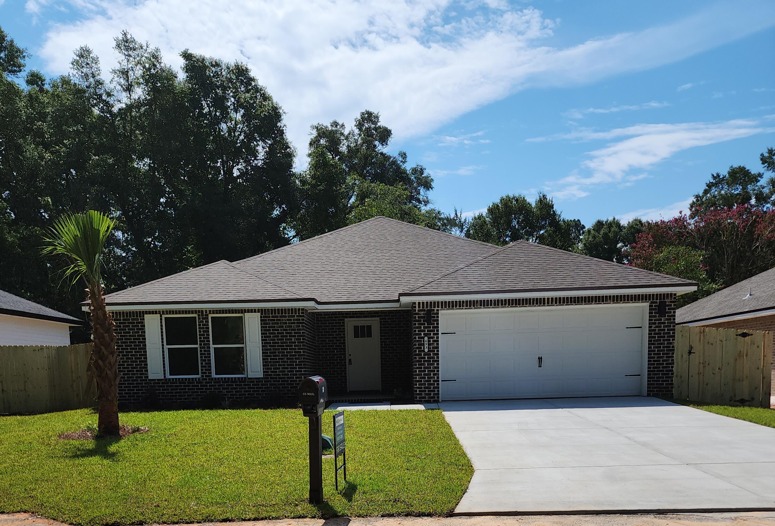 Crestview FL, 693 E Bowers Avenue