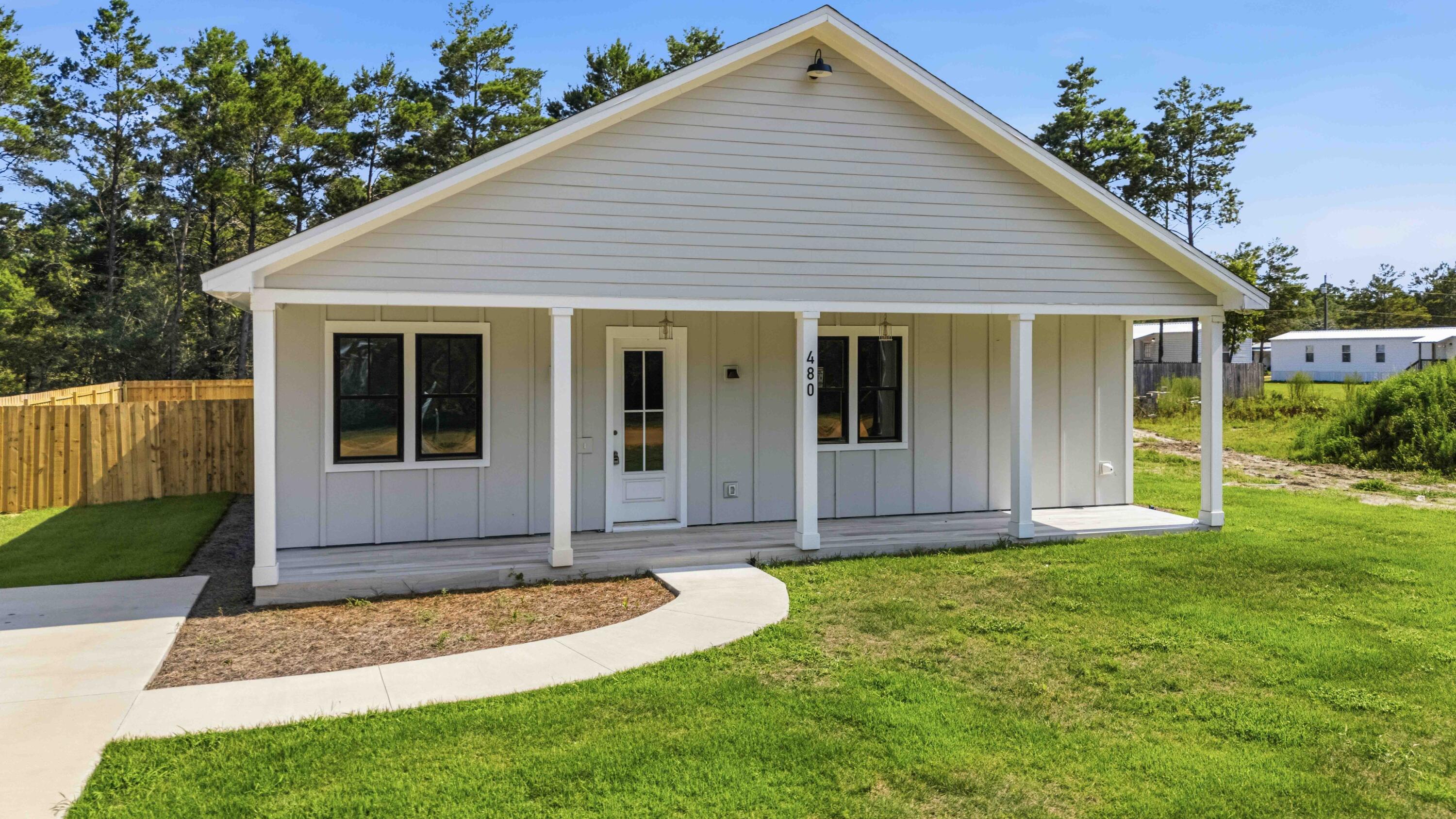480 Arbour Street Defuniak Springs FL 32433