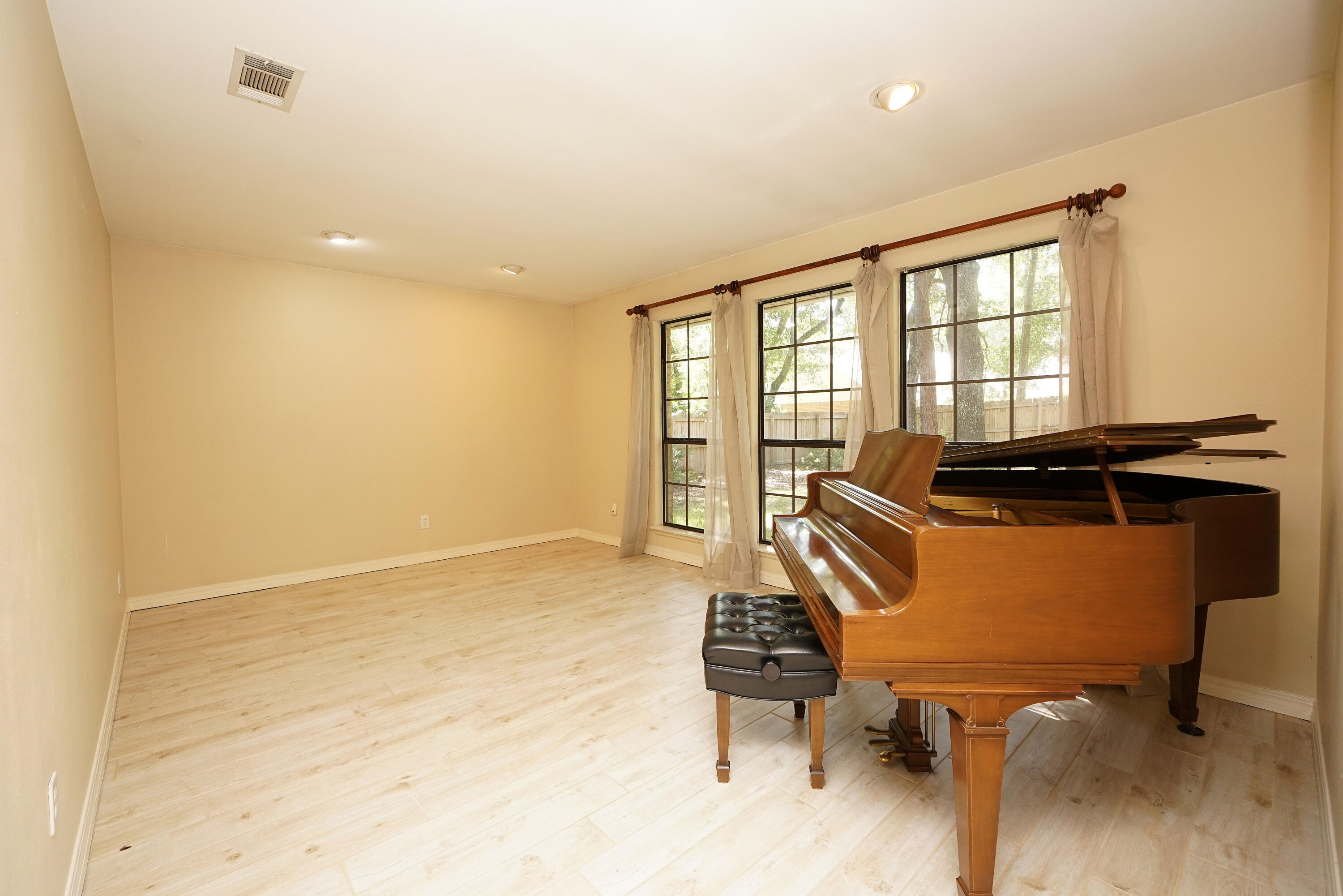 1695 Parkside Circle Niceville FL 32578