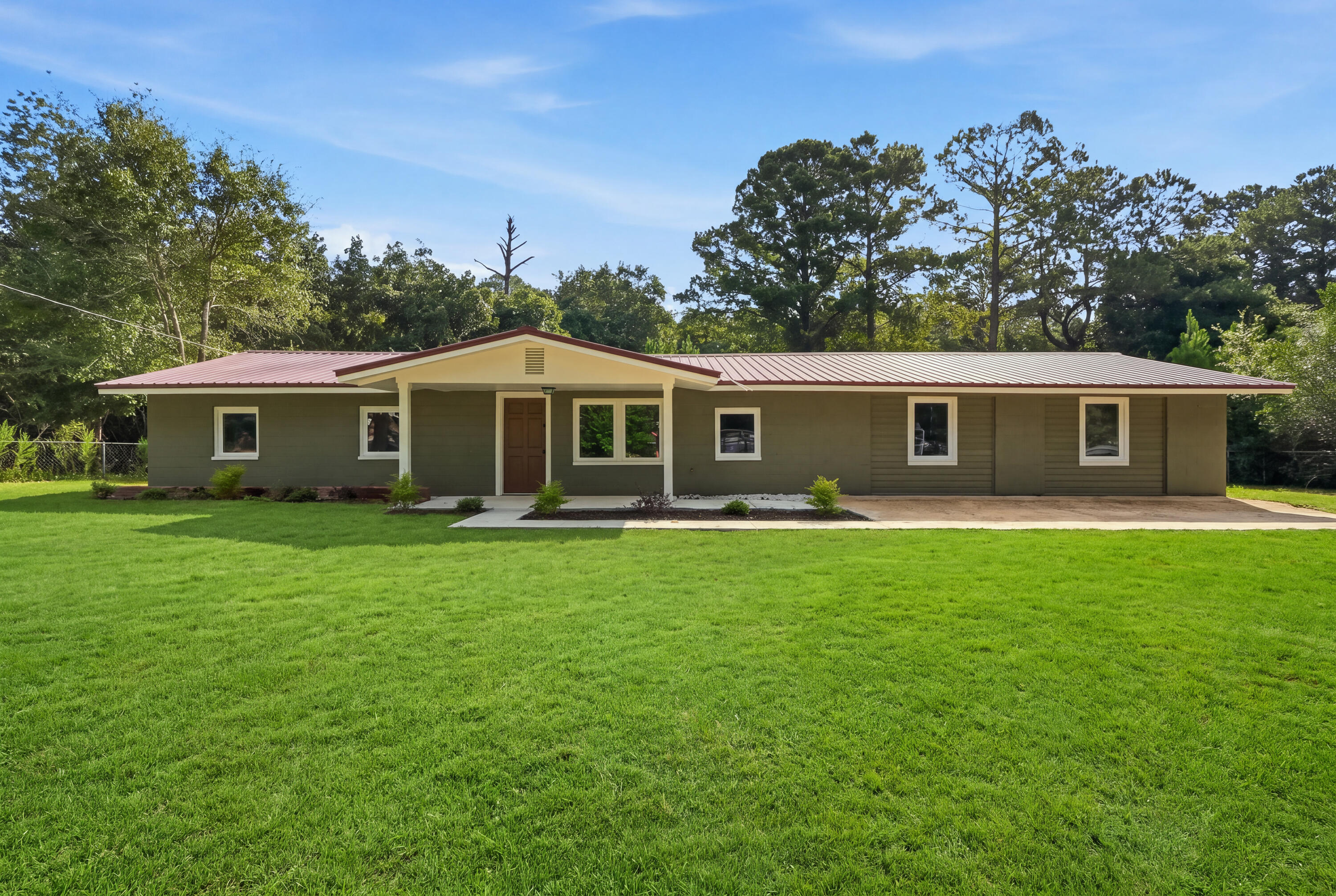 4104 County Highway 1087 Defuniak Springs FL 32433