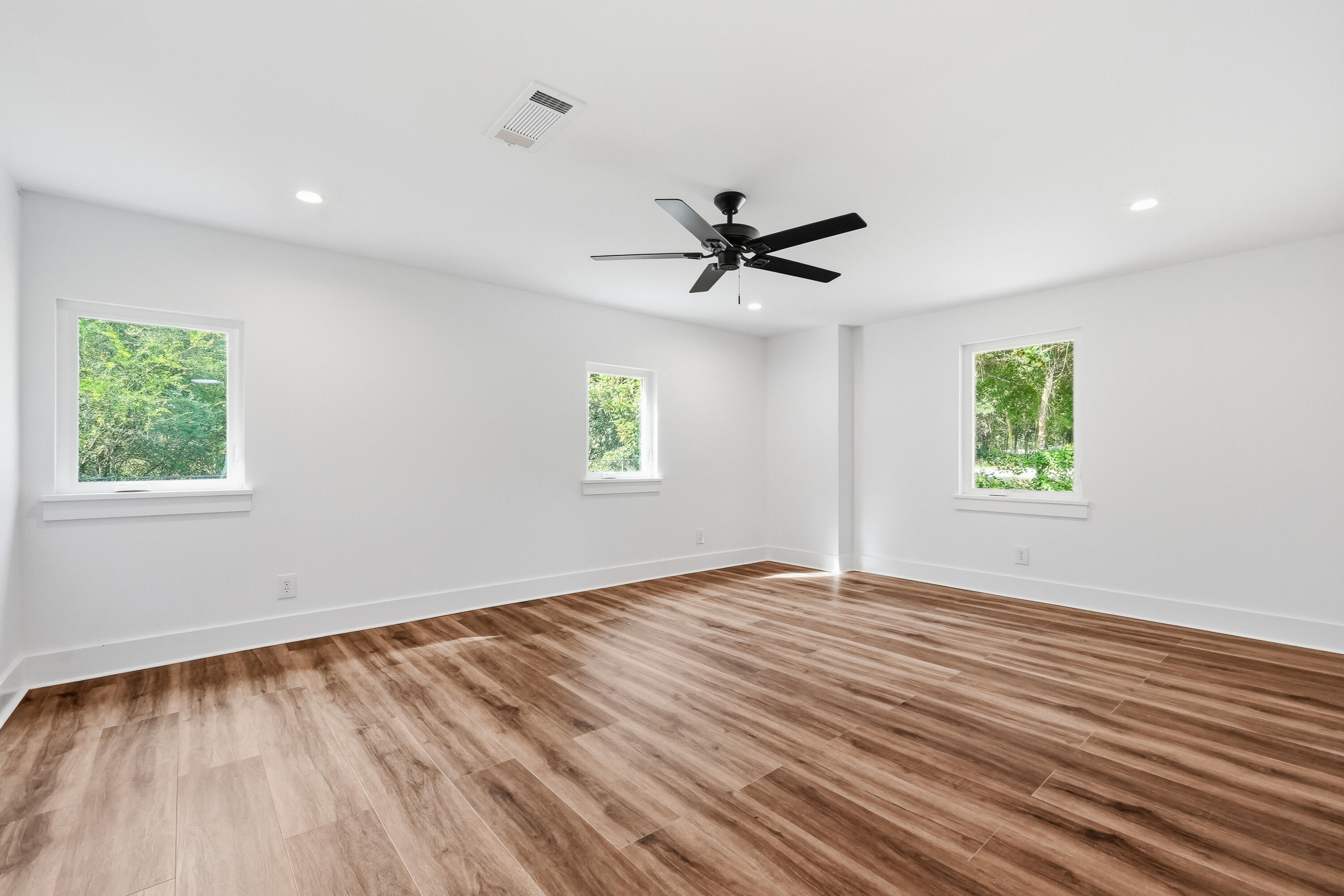 4104 County Highway 1087 Defuniak Springs FL 32433