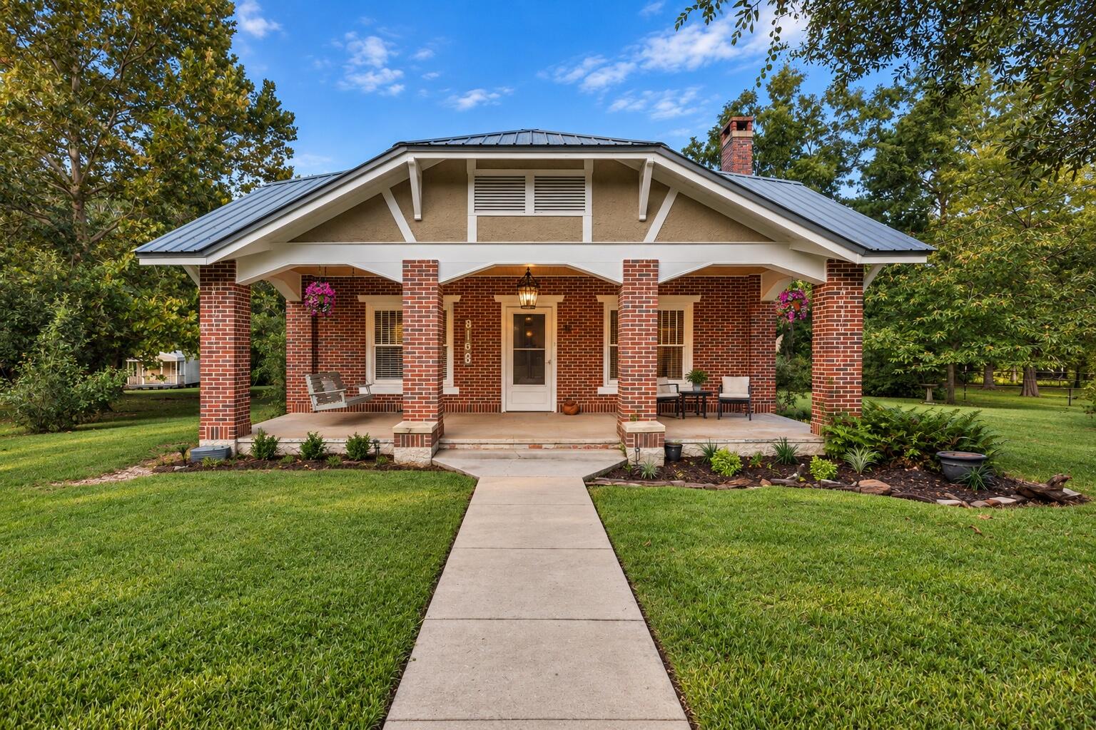 8168 N Highway 85 Laurel Hill FL 32567