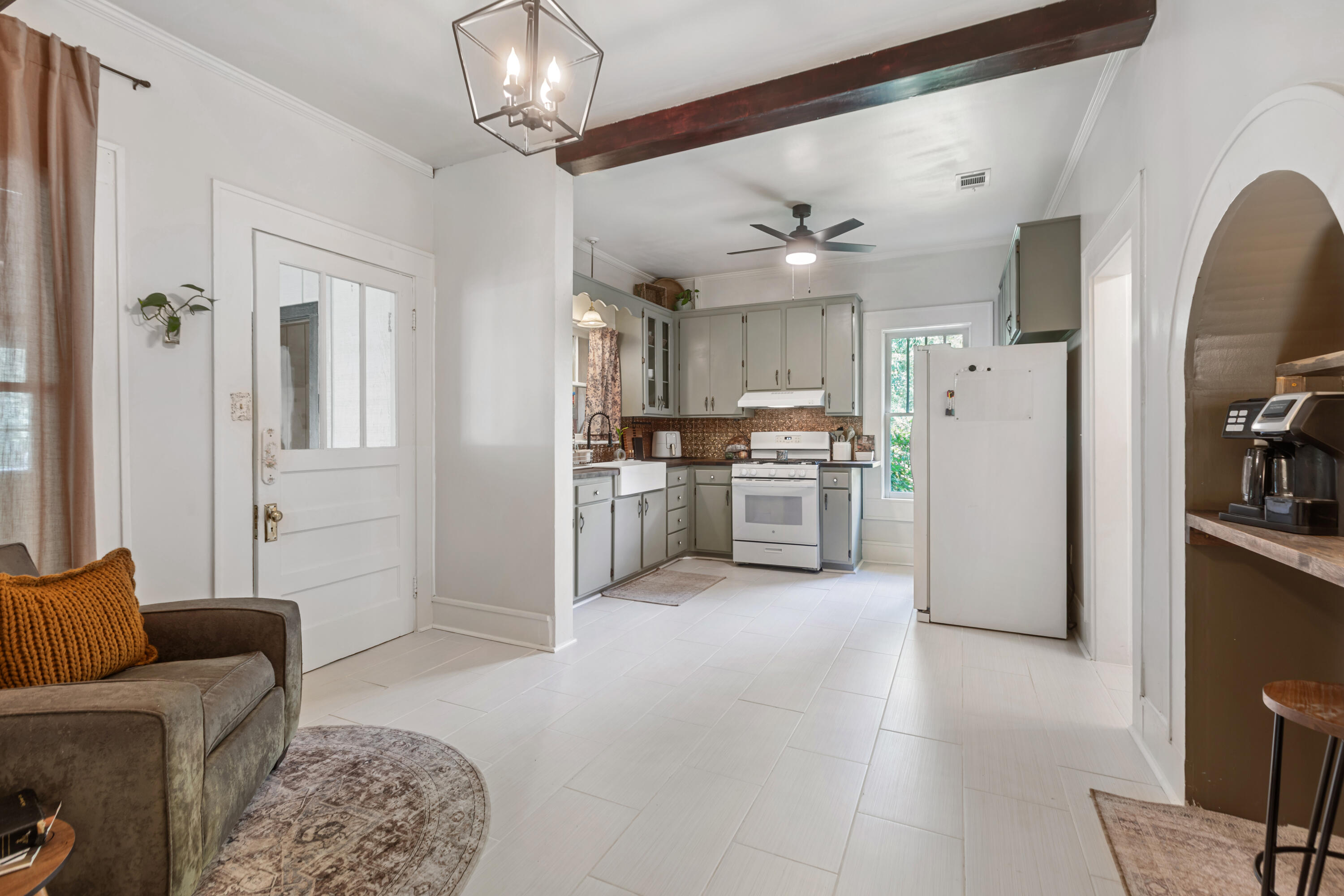 8168 N Highway 85 Laurel Hill FL 32567