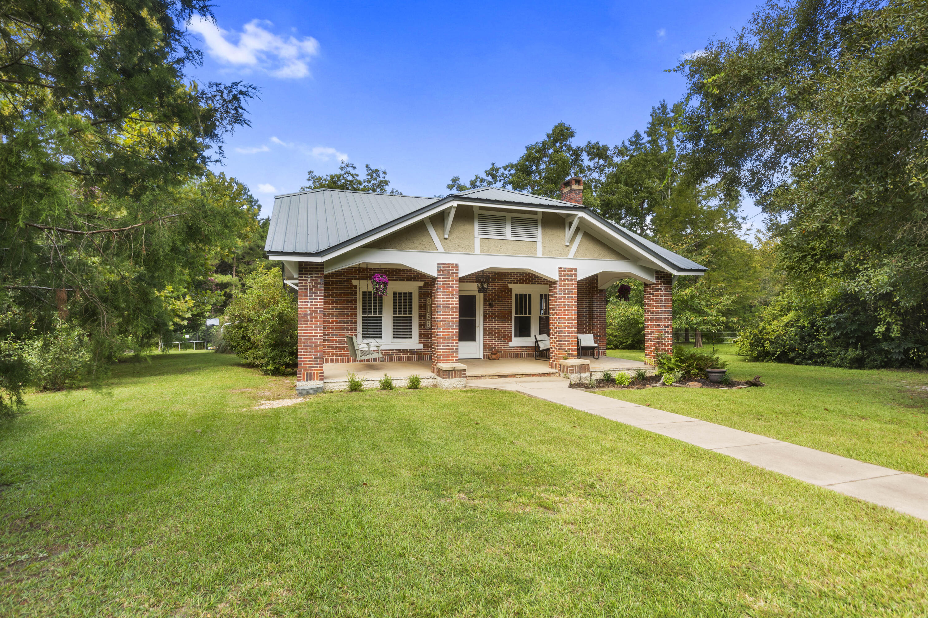 8168 N Highway 85 Laurel Hill FL 32567