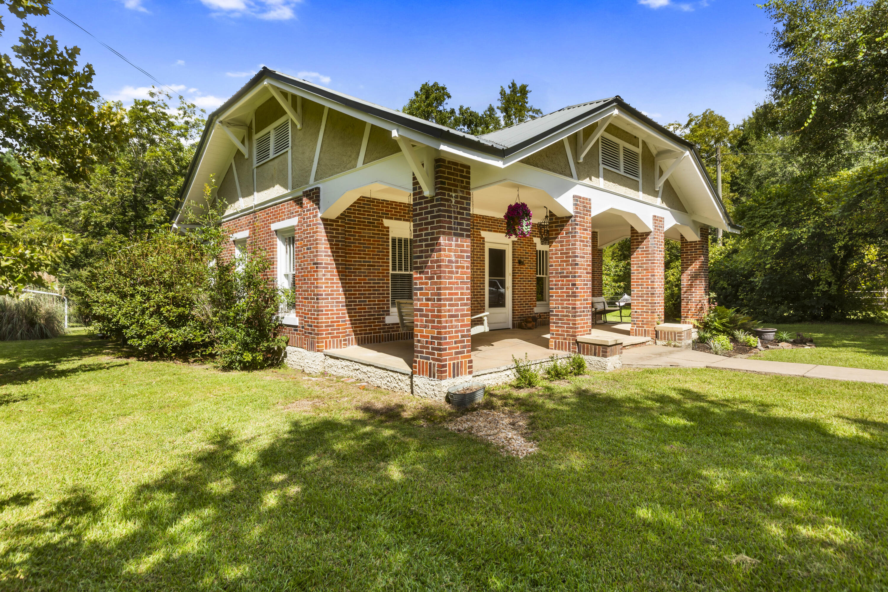 8168 N Highway 85 Laurel Hill FL 32567