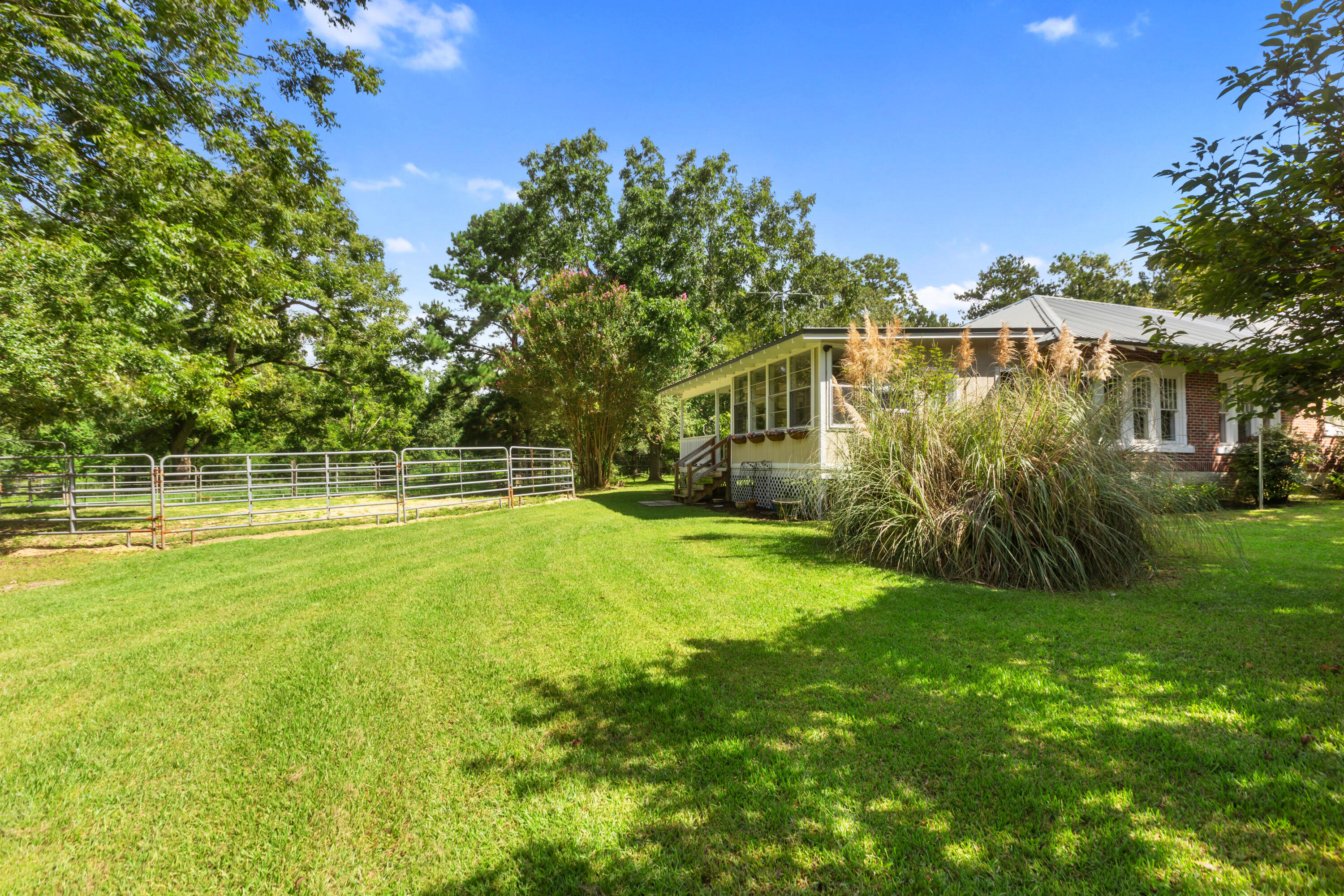 8168 N Highway 85 Laurel Hill FL 32567