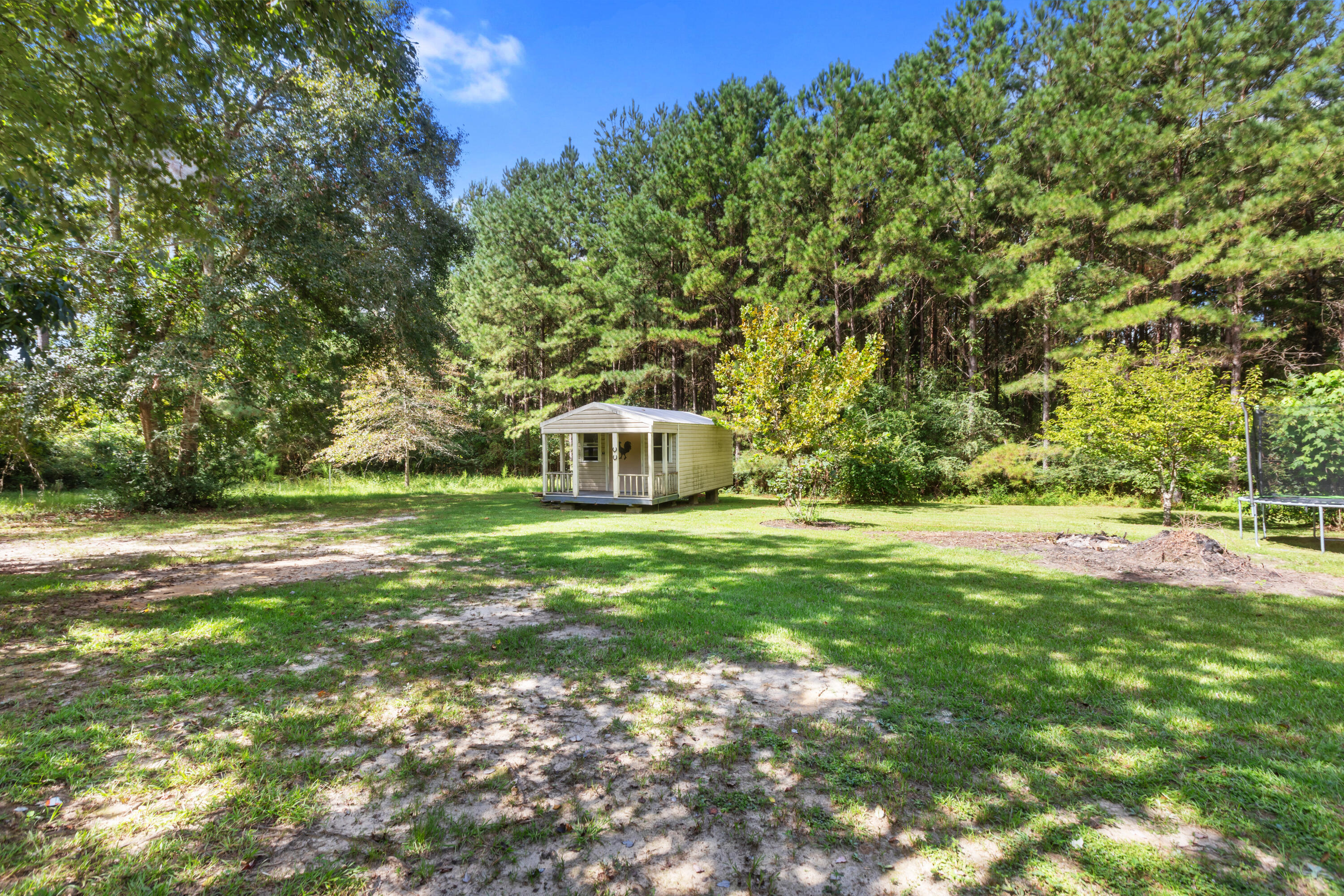 8168 N Highway 85 Laurel Hill FL 32567