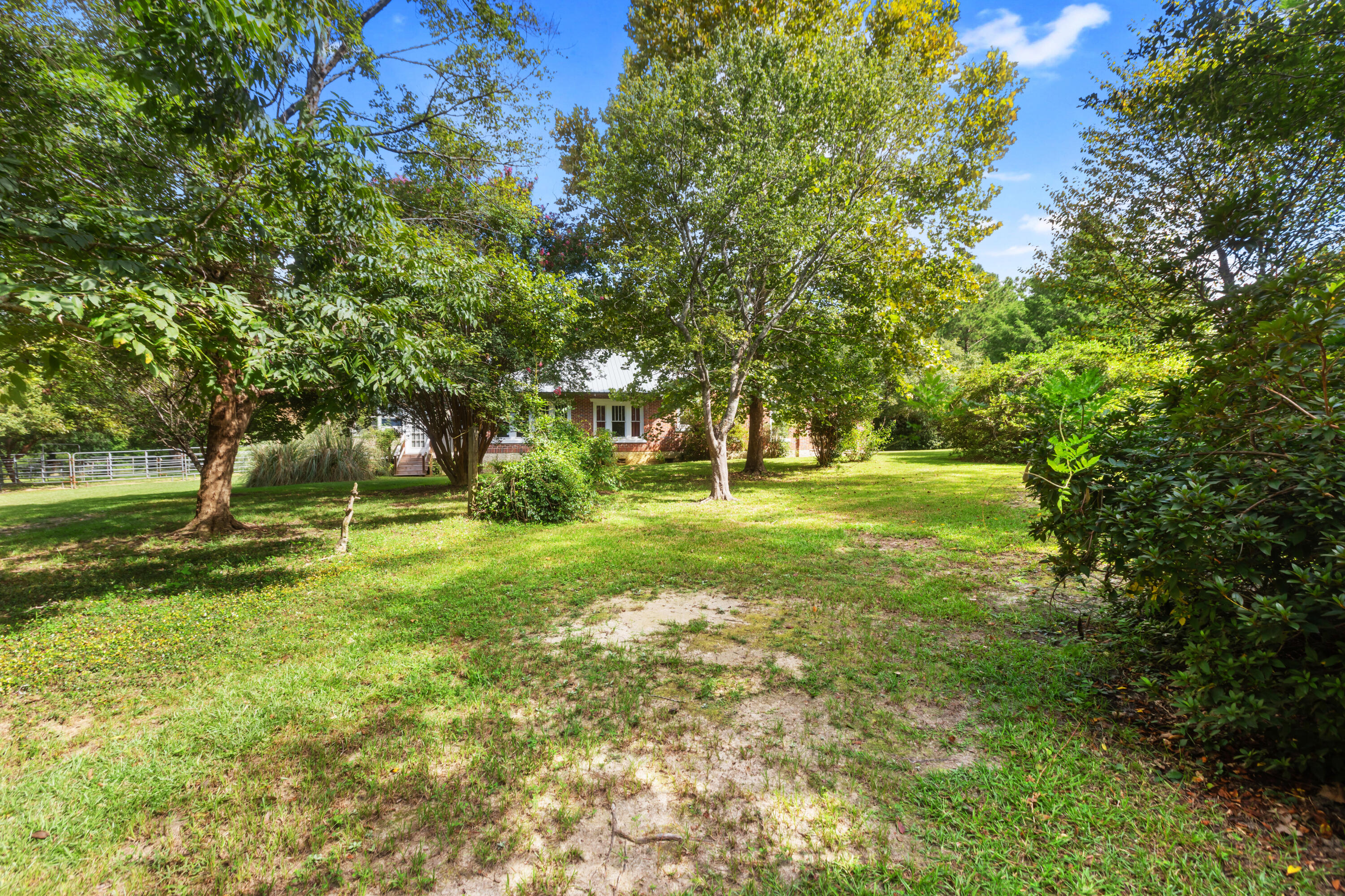 8168 N Highway 85 Laurel Hill FL 32567