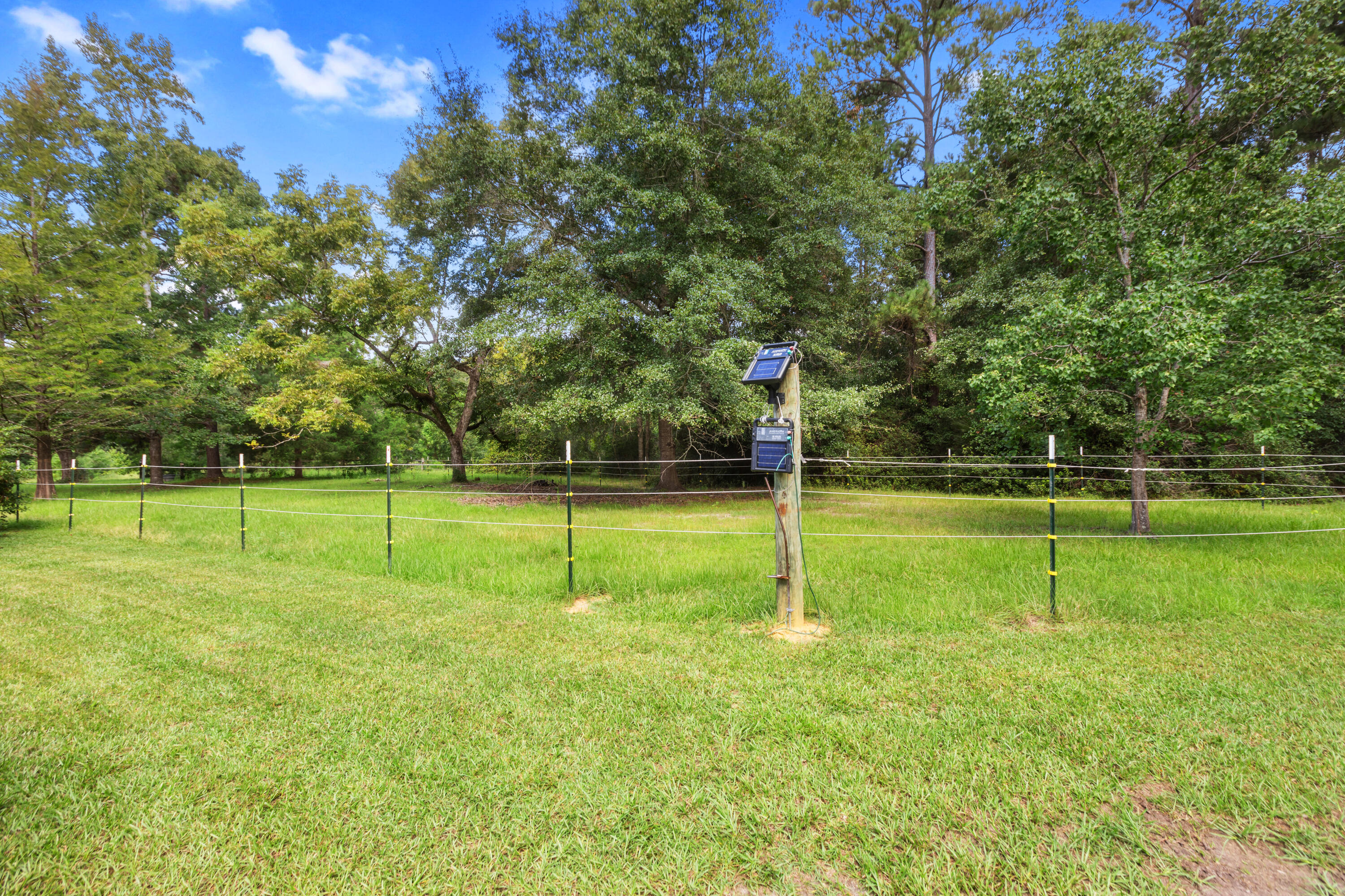8168 N Highway 85 Laurel Hill FL 32567