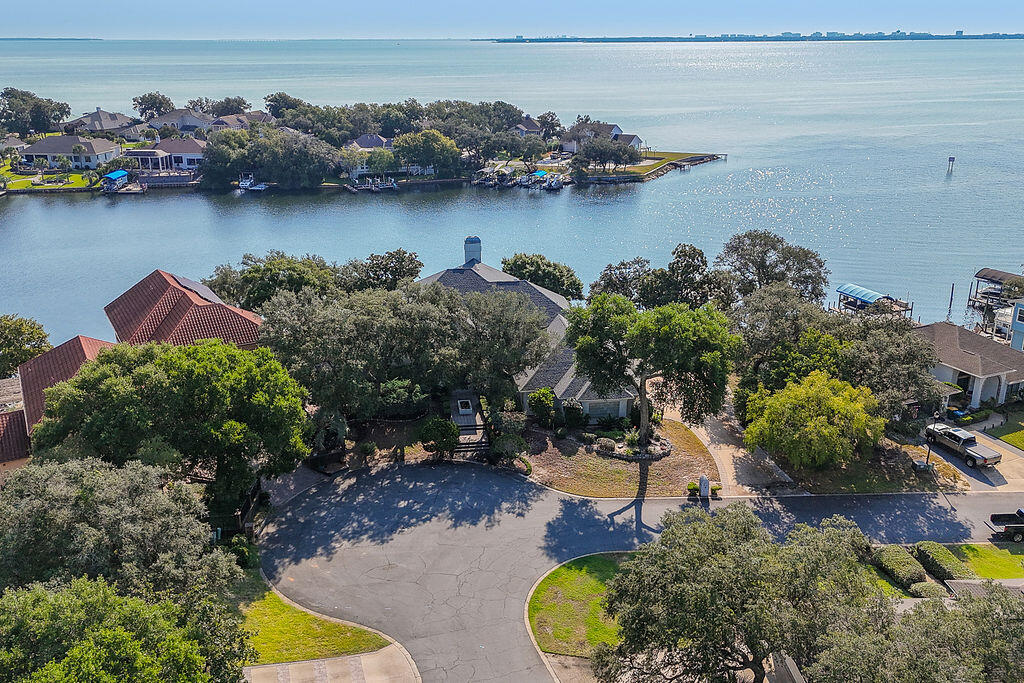 777 Boulevard Of The Champions Shalimar FL 32579