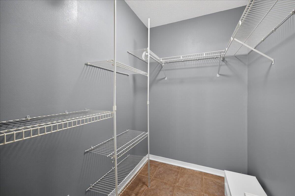 326 Lakeview Drive Crestview FL 32536