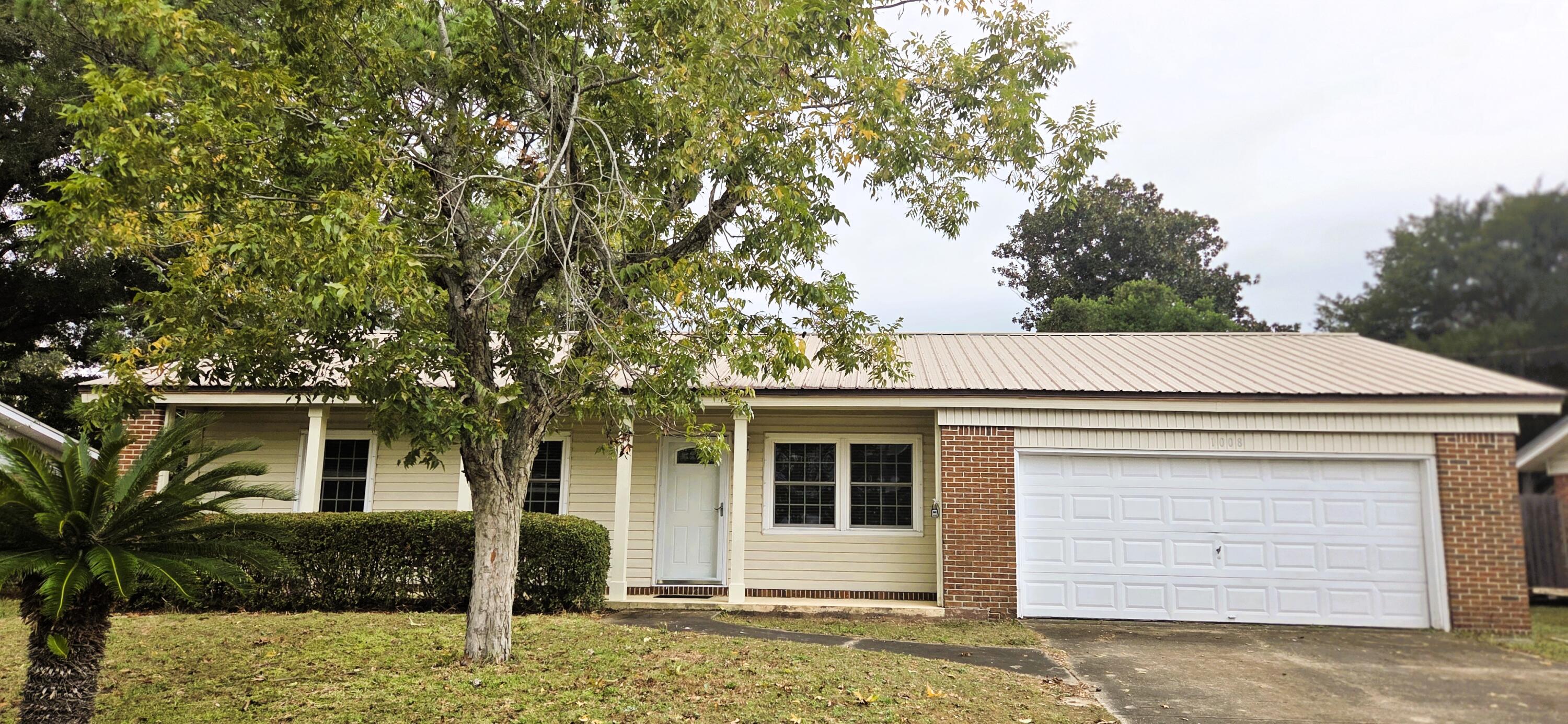 1008 S Palm Boulevard Niceville FL 32578