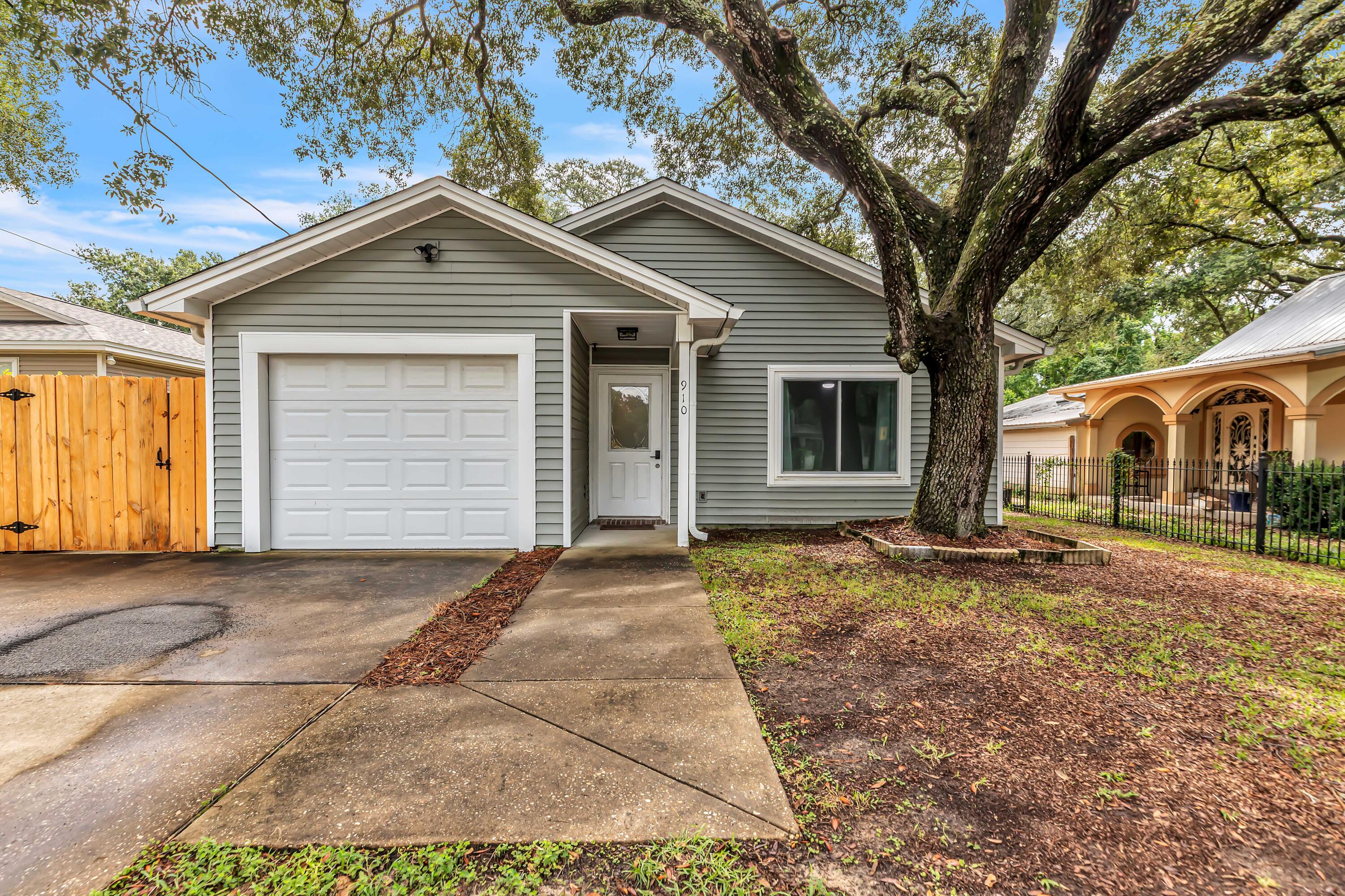 910 Linden Avenue Niceville FL 32578