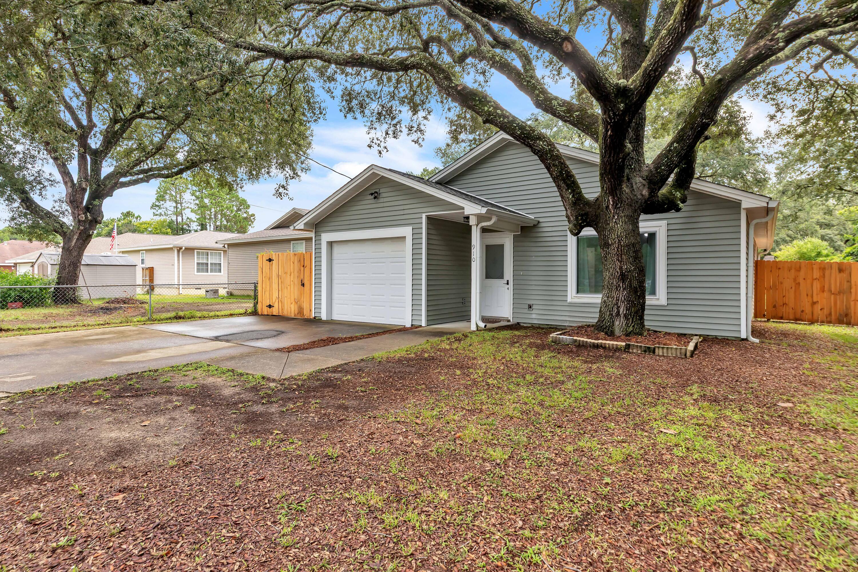 910 Linden Avenue Niceville FL 32578