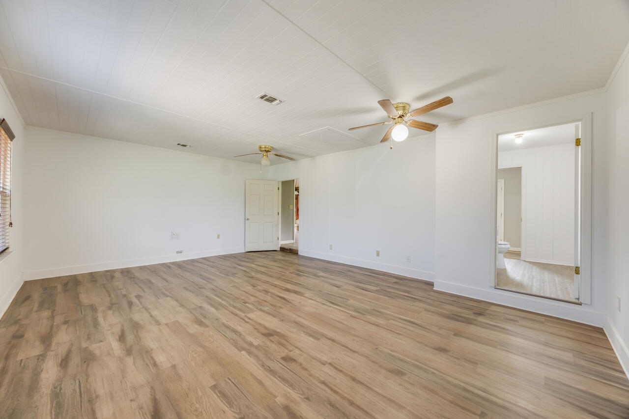 5811 Monroe Street Baker FL 32531