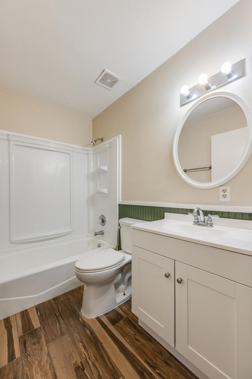 5811 Monroe Street Baker FL 32531
