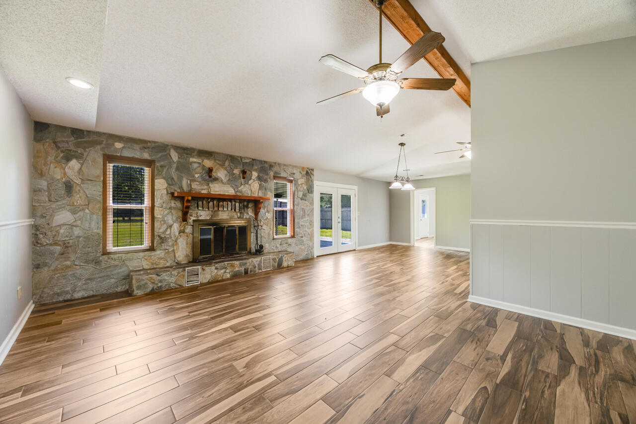 5811 Monroe Street Baker FL 32531