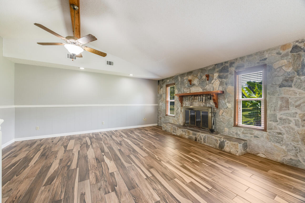 5811 Monroe Street Baker FL 32531