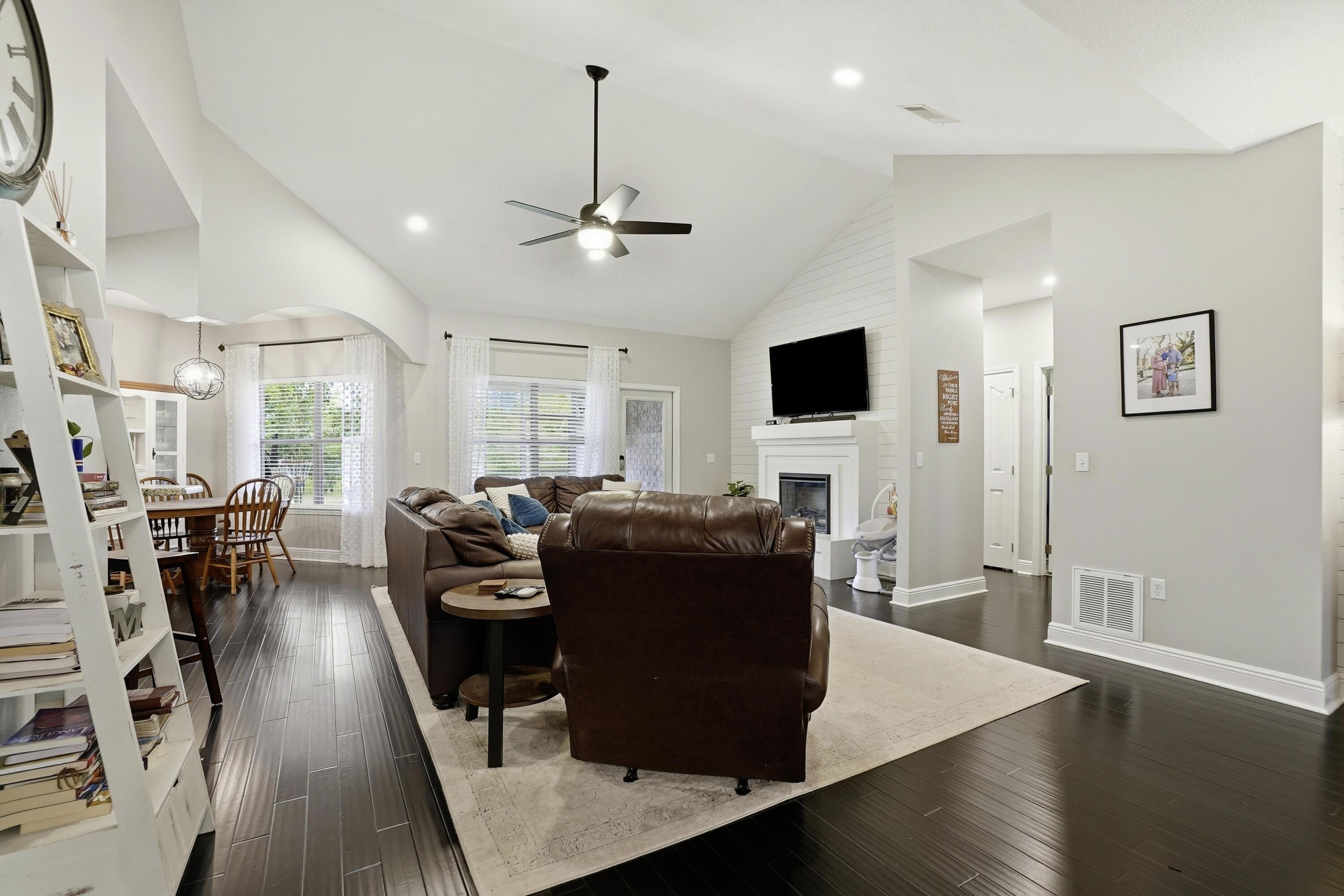 52 Mango Lane Freeport FL 32439