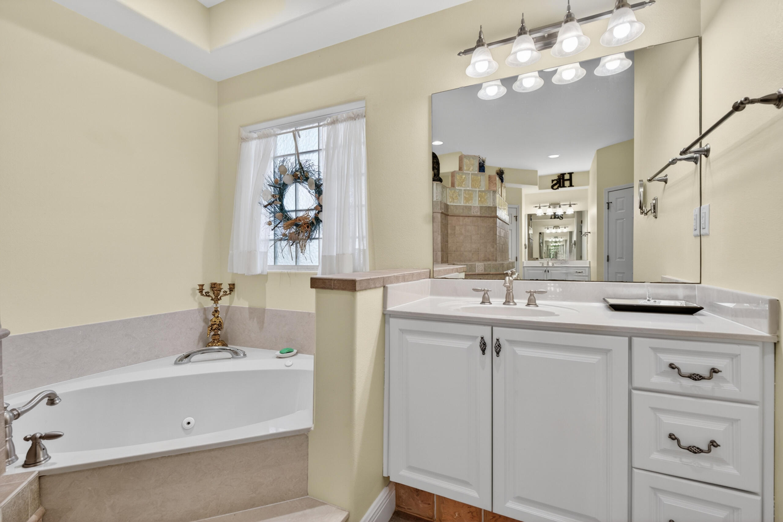 4242 Bobcat Cove Niceville FL 32578
