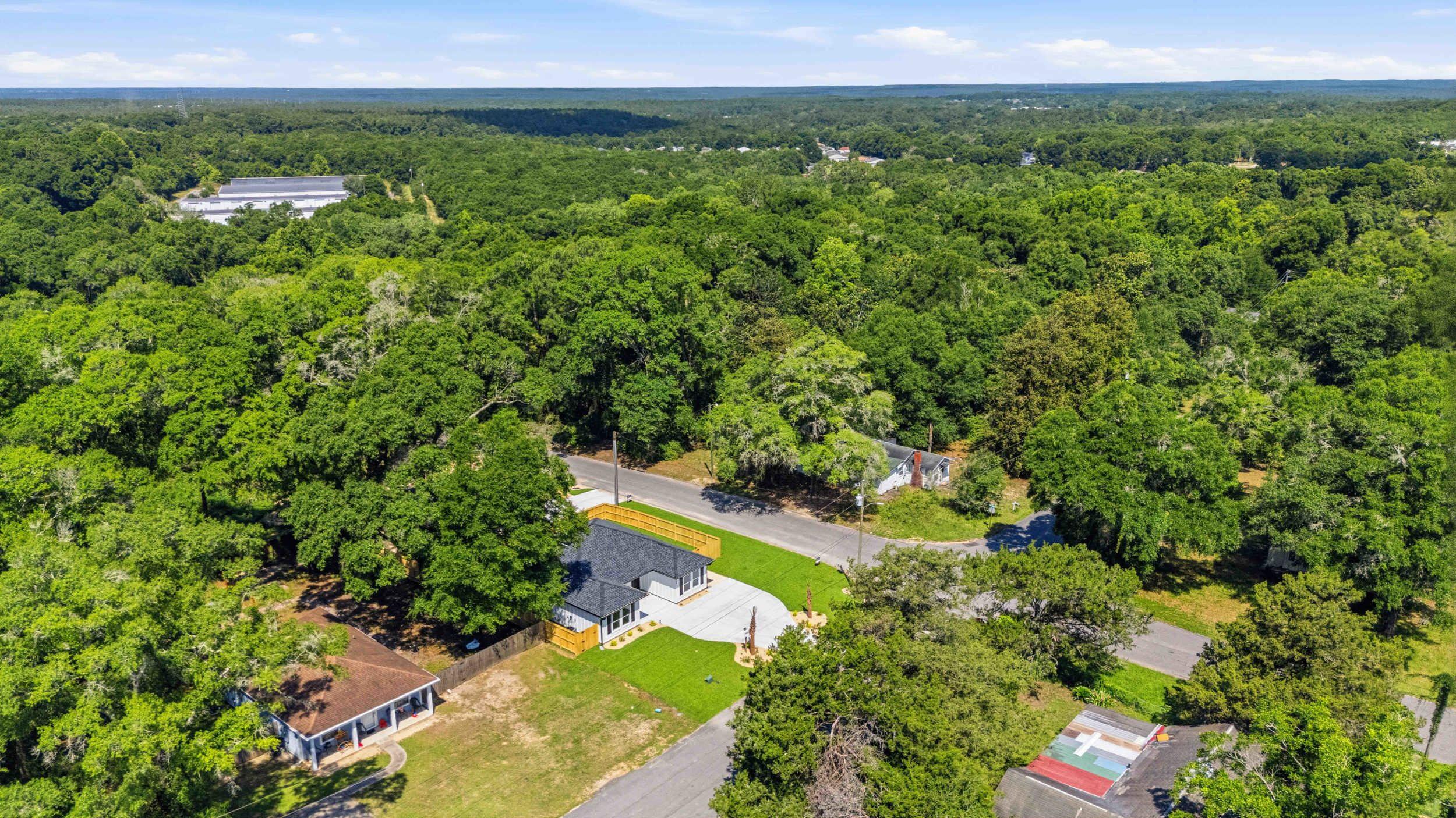 150 N Booker Street Crestview FL 32536