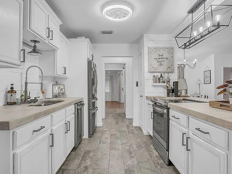 9435 E River Drive Navarre FL 32566