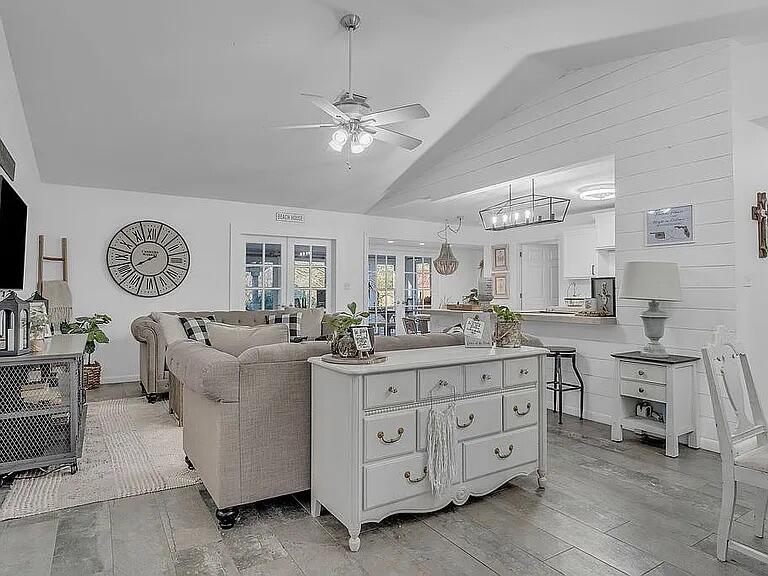9435 E River Drive Navarre FL 32566